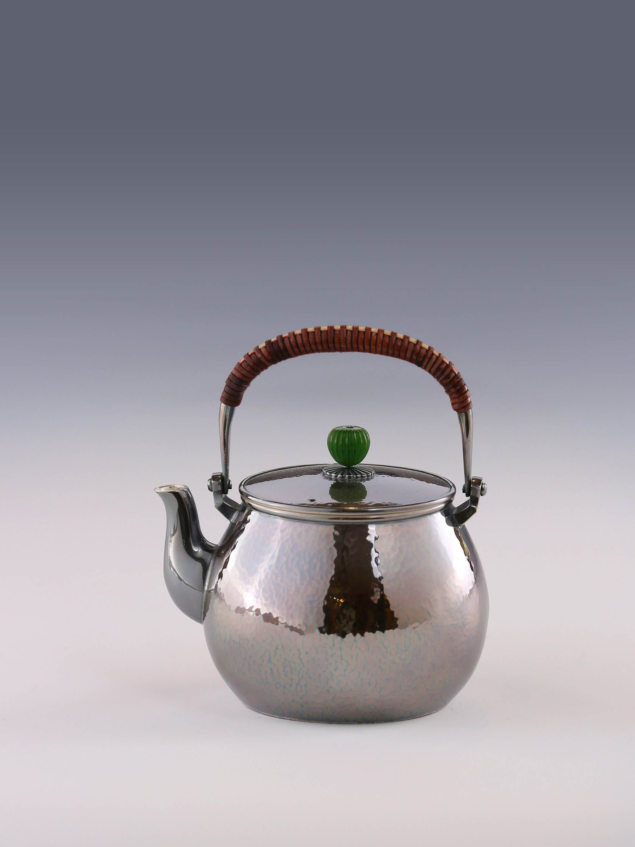 Jade-knob teapot with handle