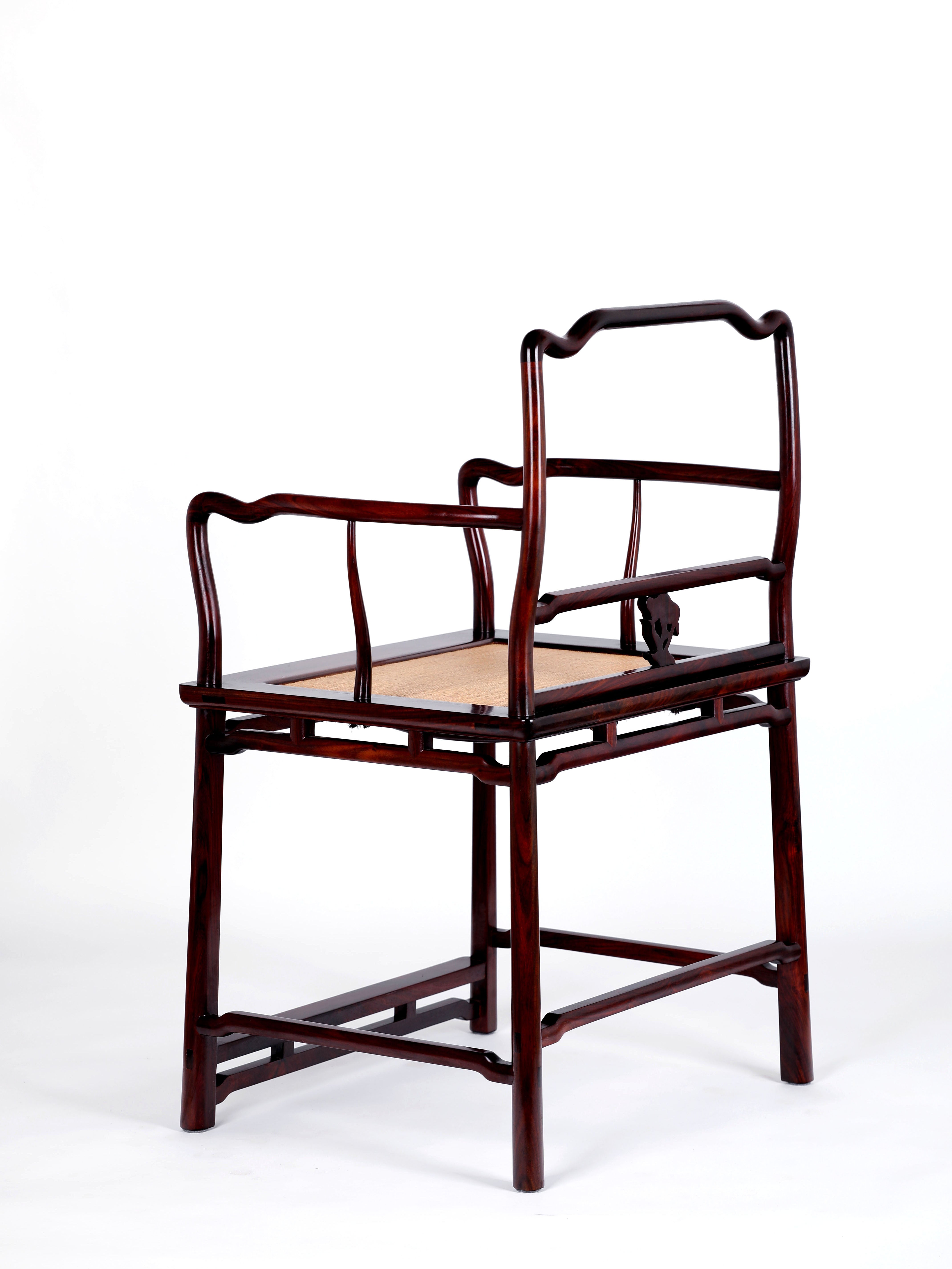 Lingzhi-patterned rose chair