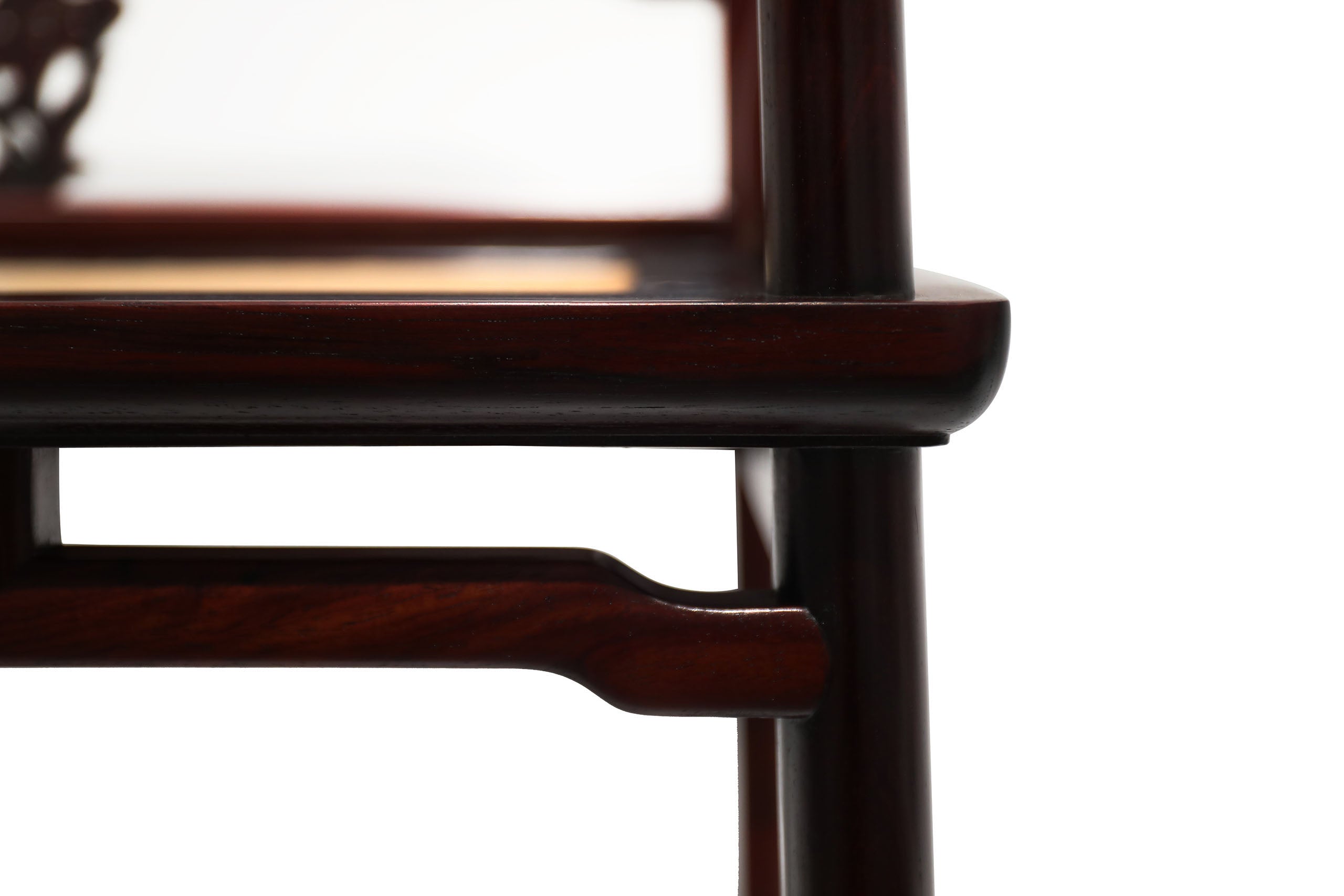 Lingzhi-patterned rose chair