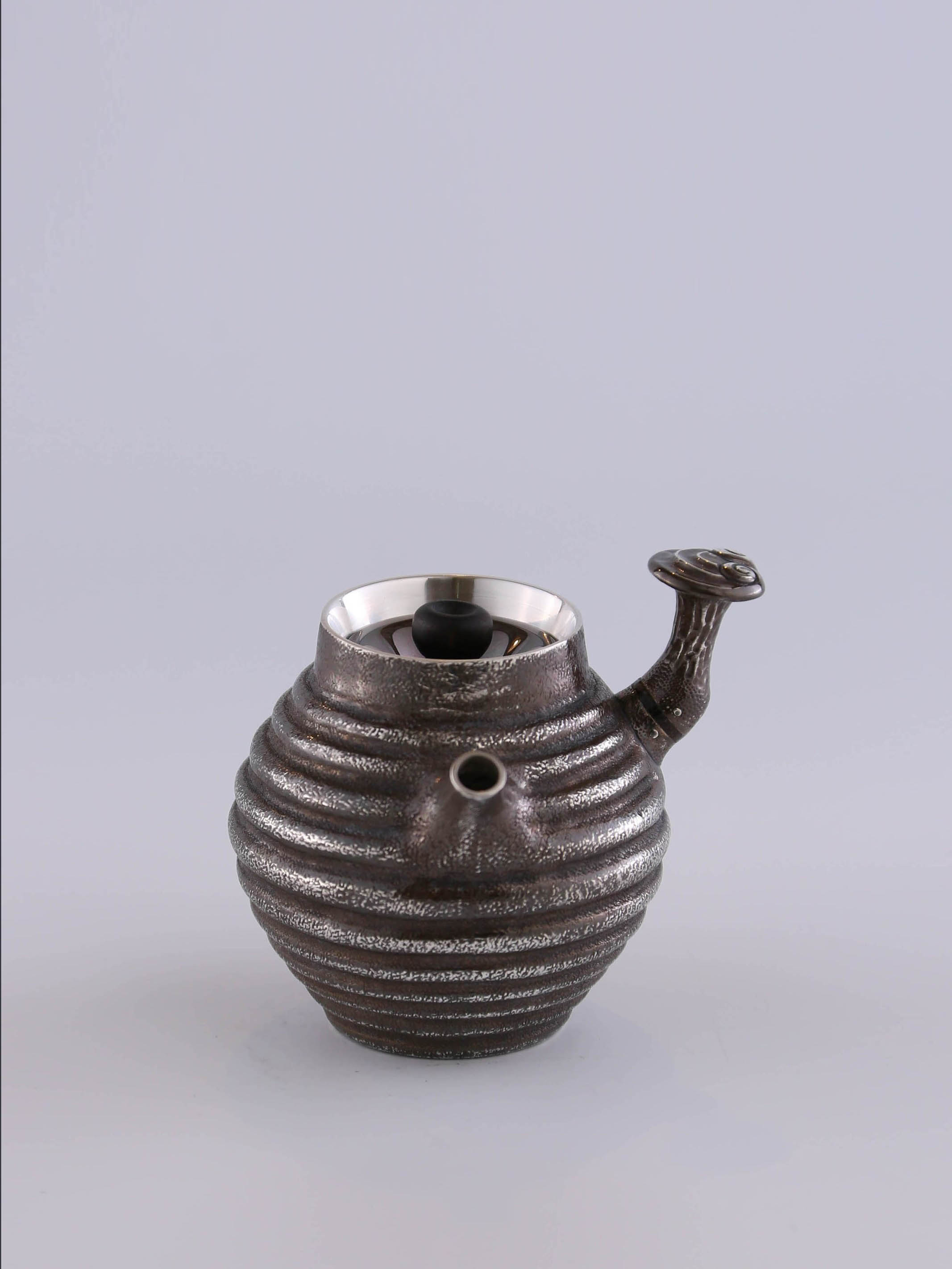 Lingzhi-shaped taro-shaped pure silver teapot