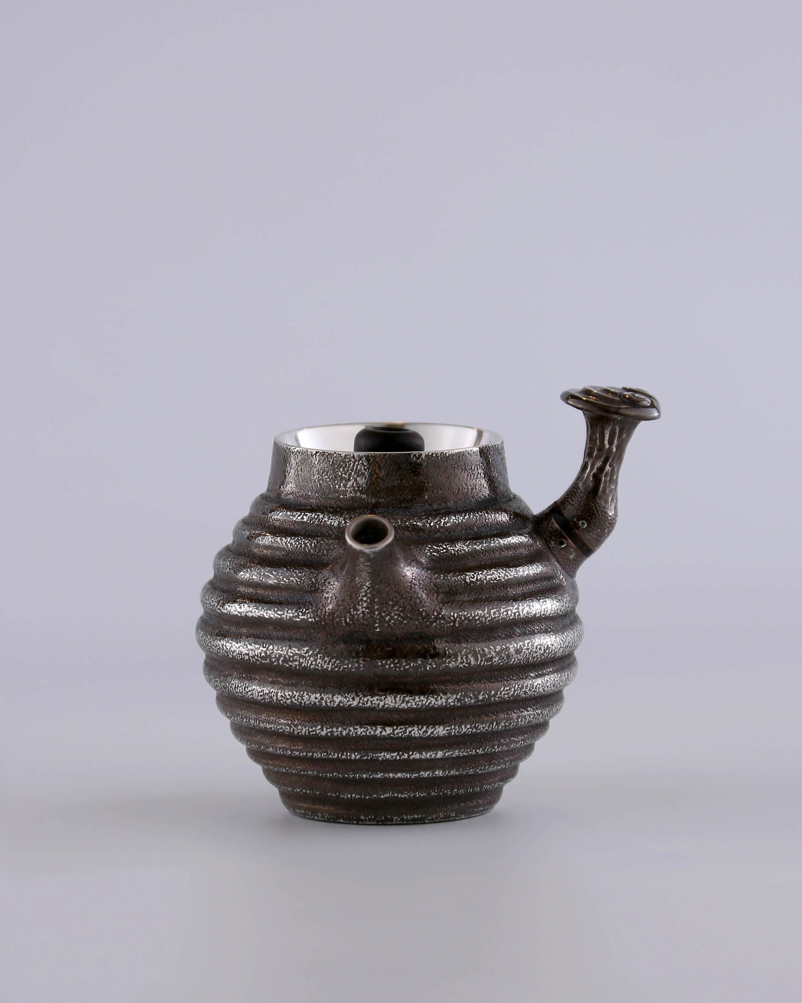 Lingzhi-shaped taro-shaped pure silver teapot