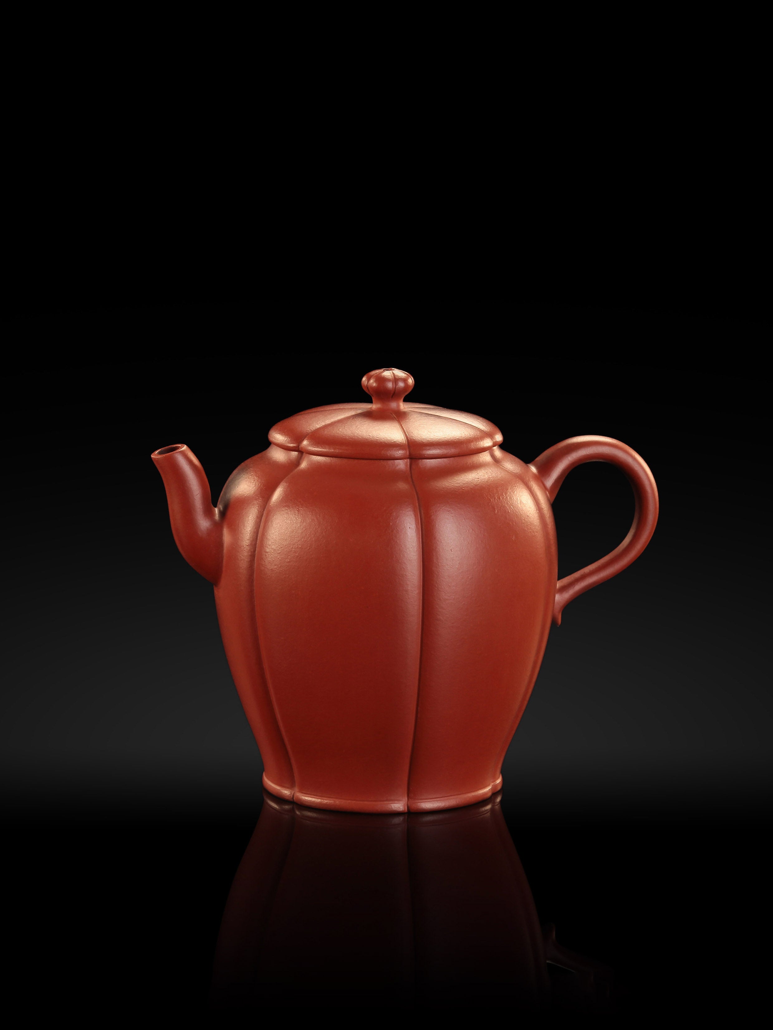 Six-lobed Ribbed Pot