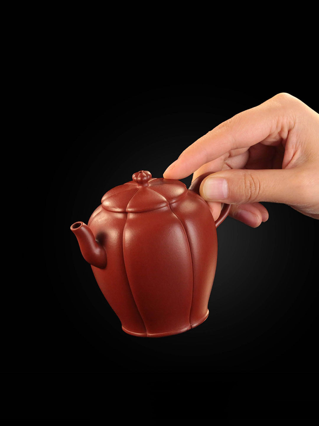 Six-lobed Ribbed Pot