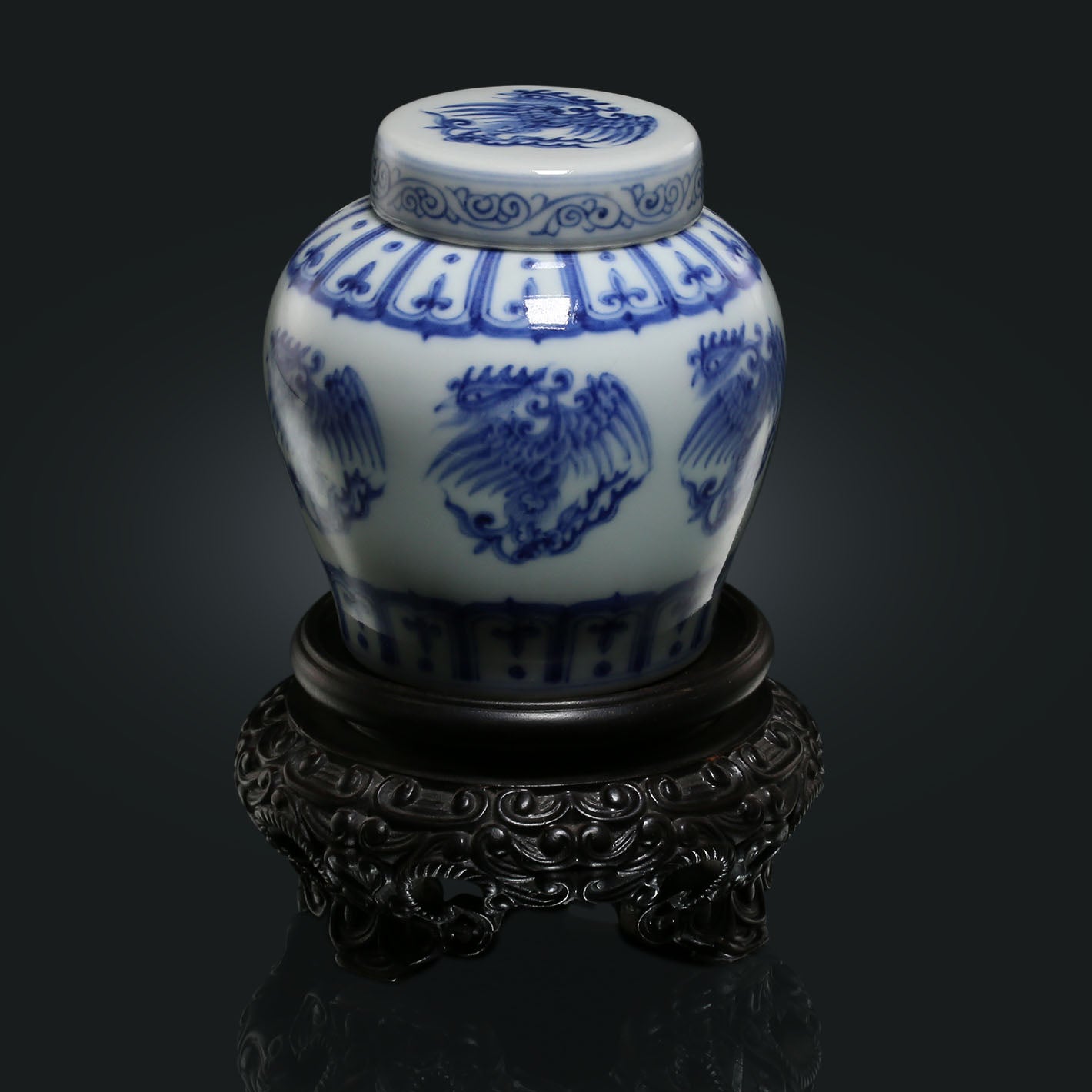 Blue and white phoenix pattern tea caddy