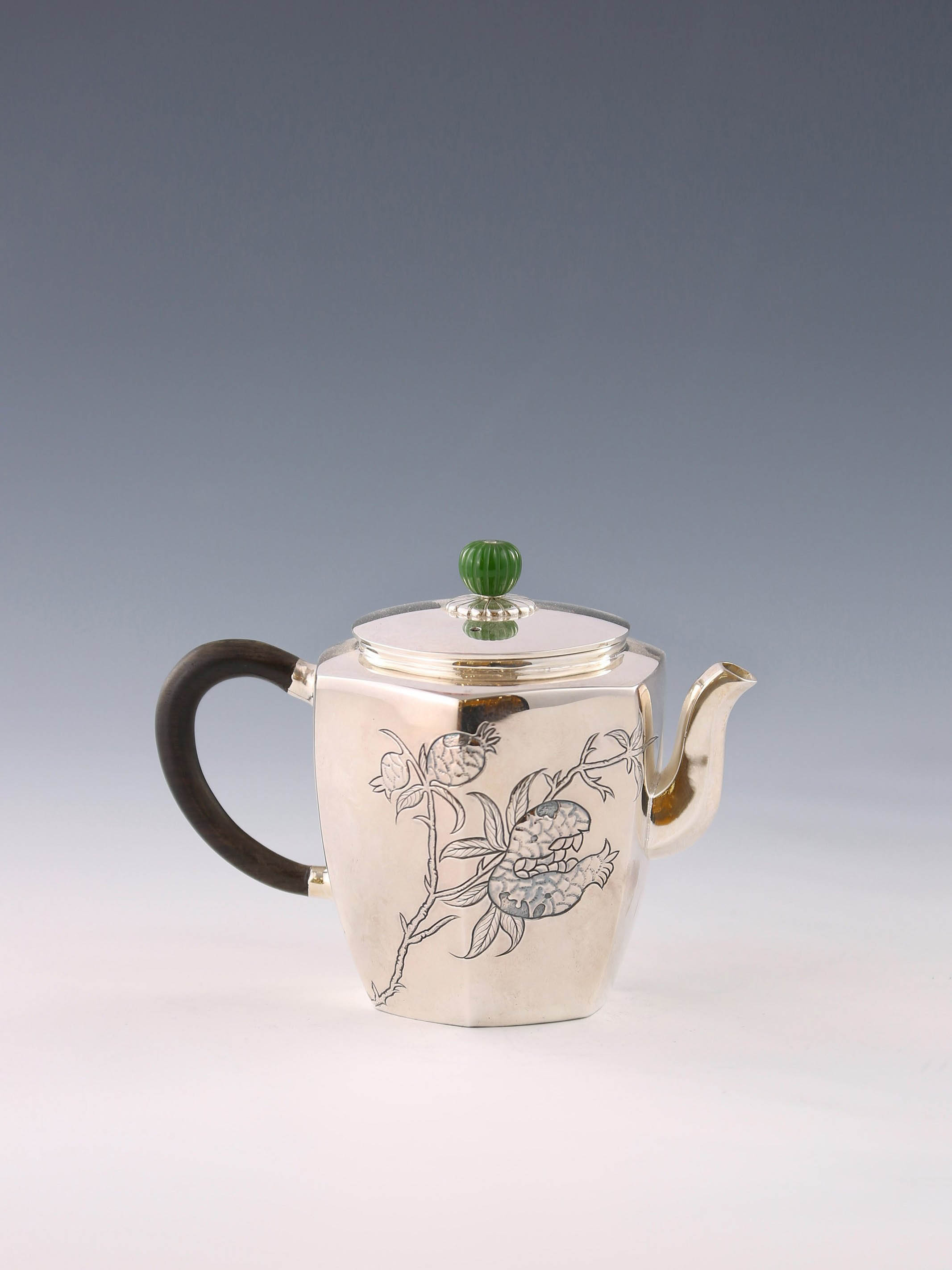 Hexagonal pomegranate