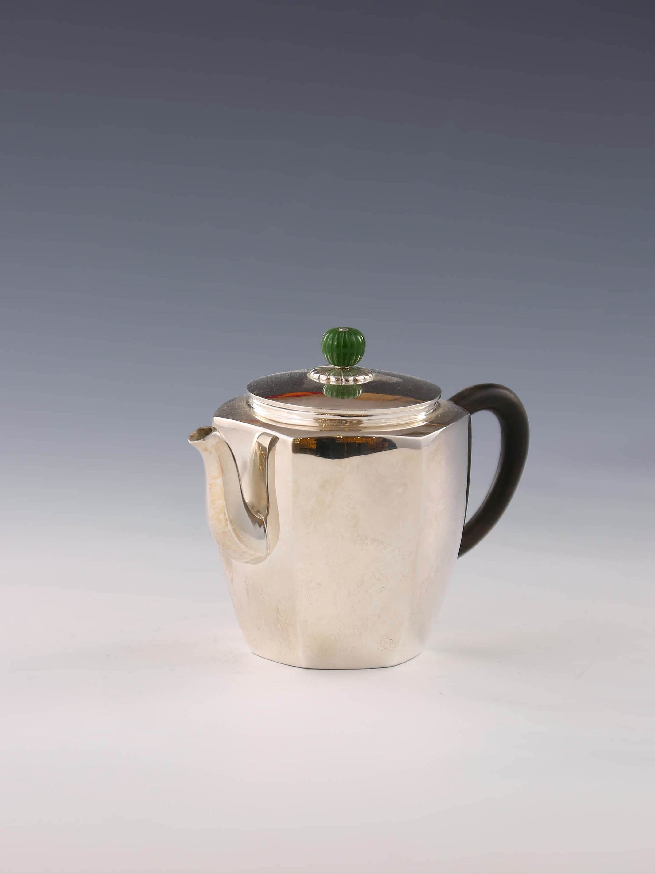 Hexagonal pomegranate