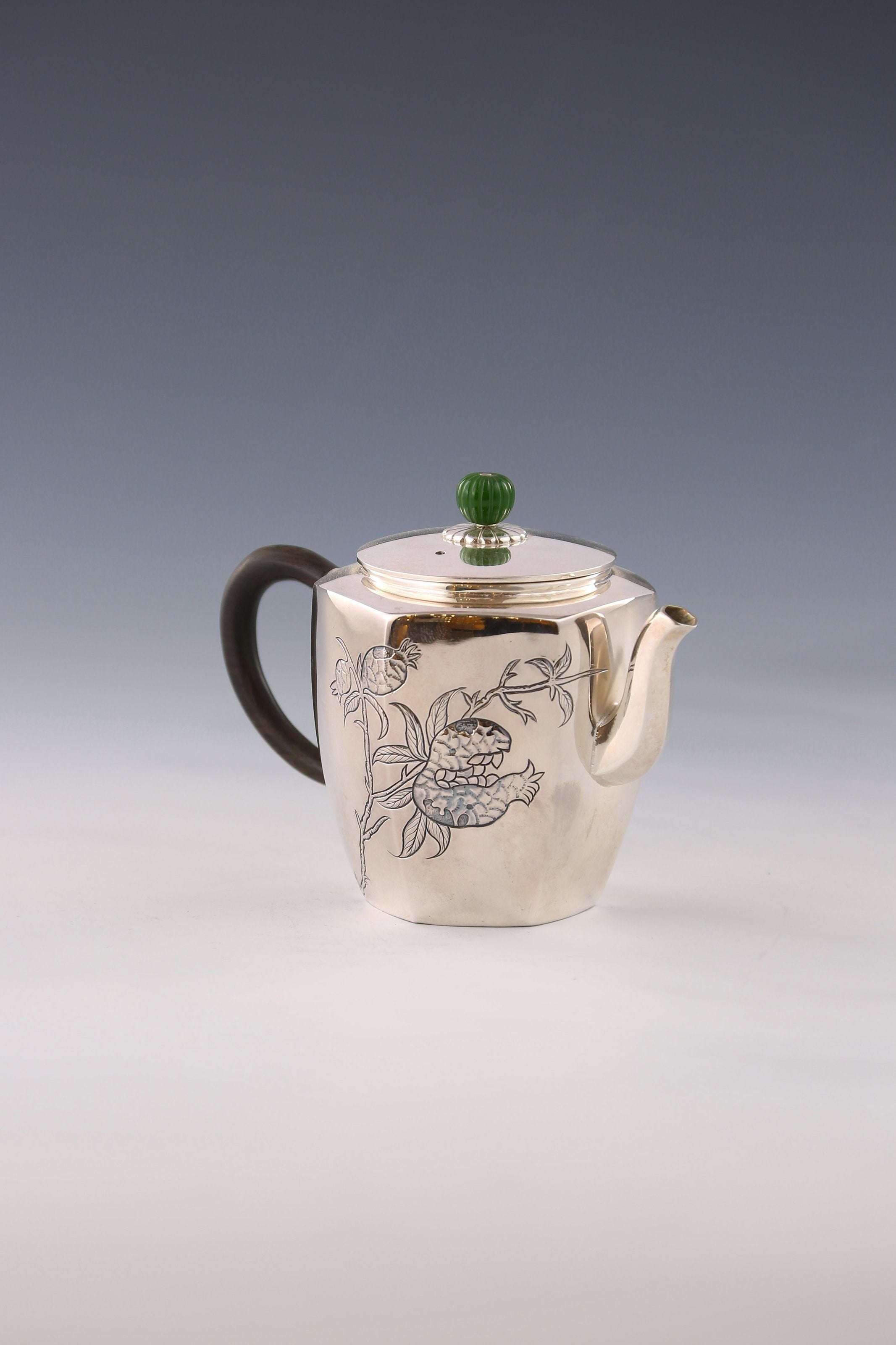 Hexagonal pomegranate