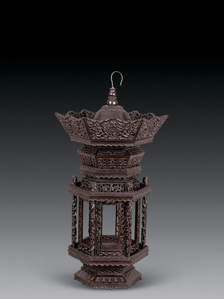 Small-leaf sandalwood hexagonal palace lantern