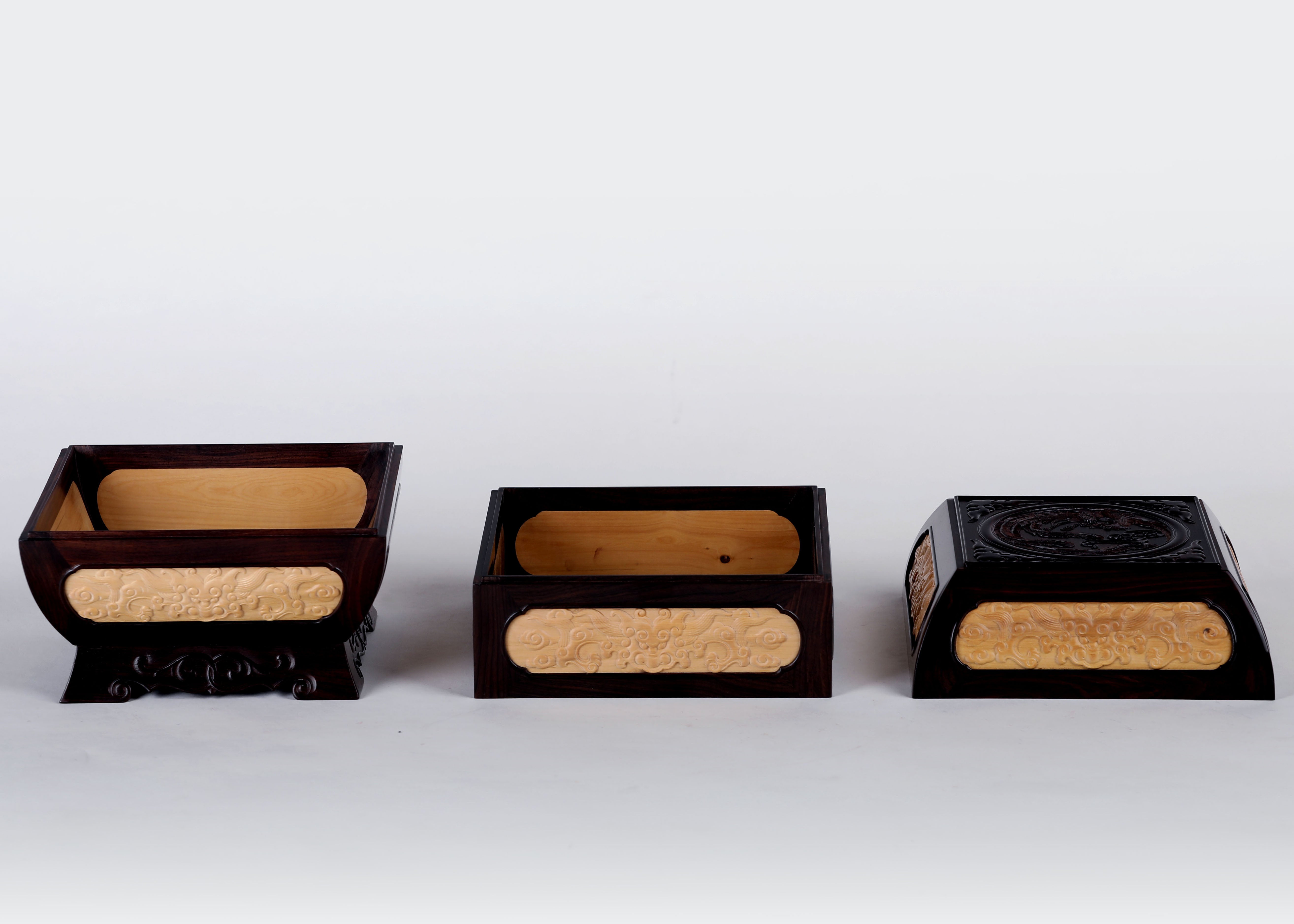 Purple sandalwood box inlaid with boxwood dragon and phoenix design