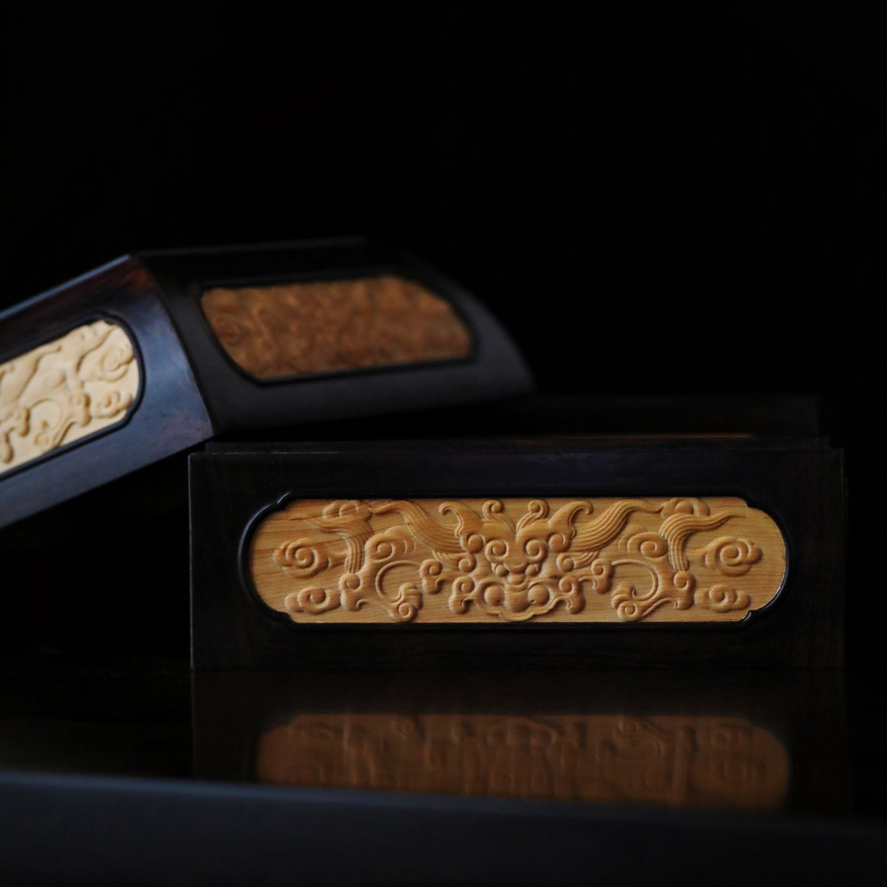 Purple sandalwood box inlaid with boxwood dragon and phoenix design