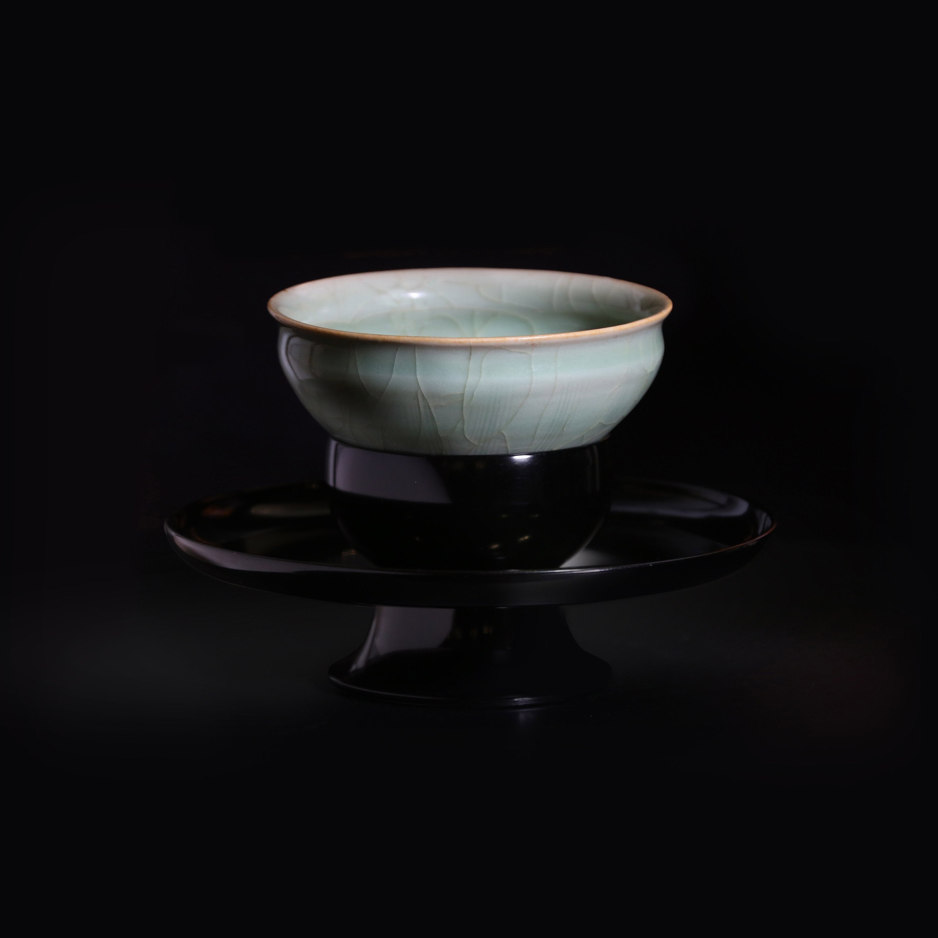 Song Longquan cup with constricted mouth