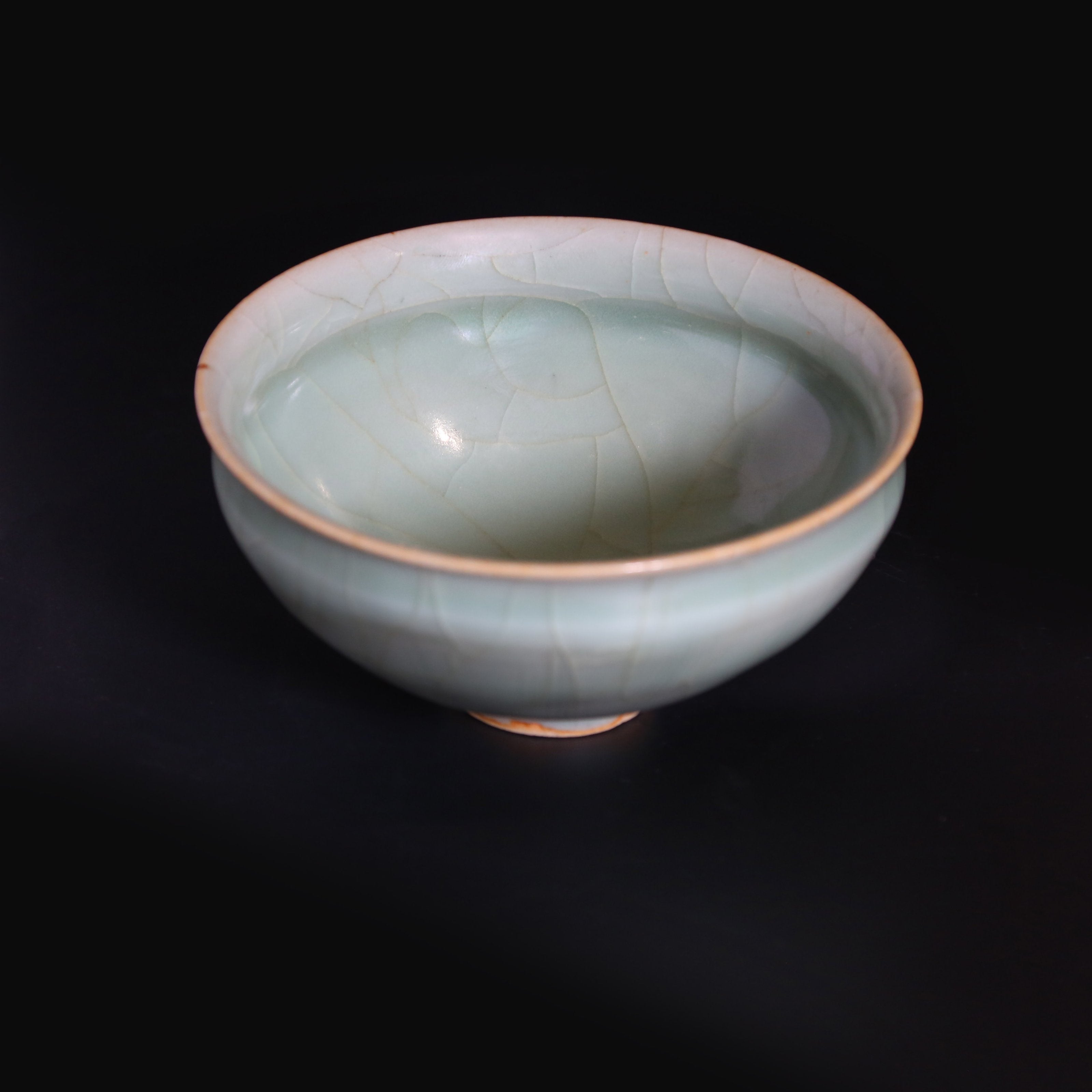 Song Longquan cup with constricted mouth
