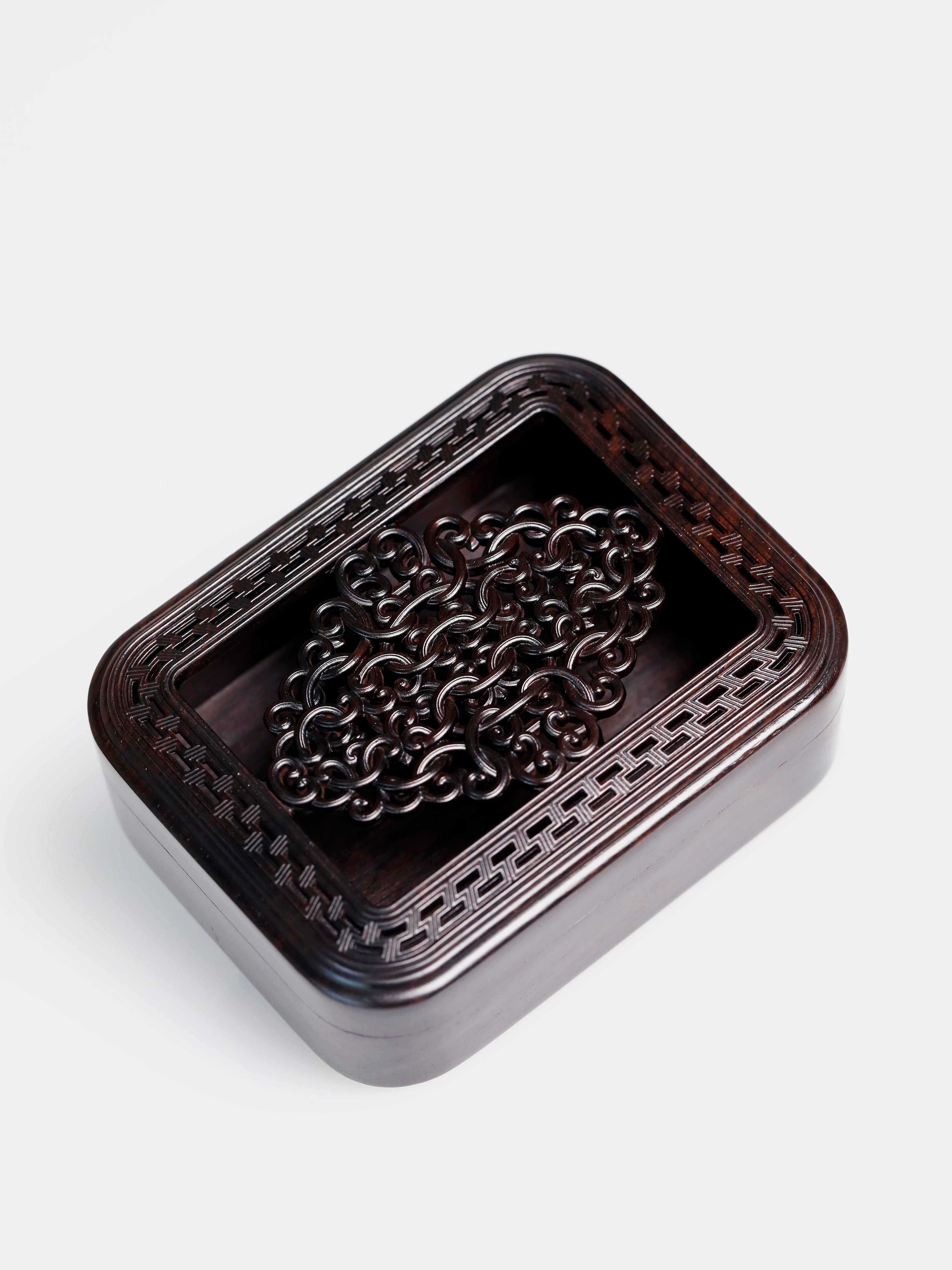 Openwork vine incense box