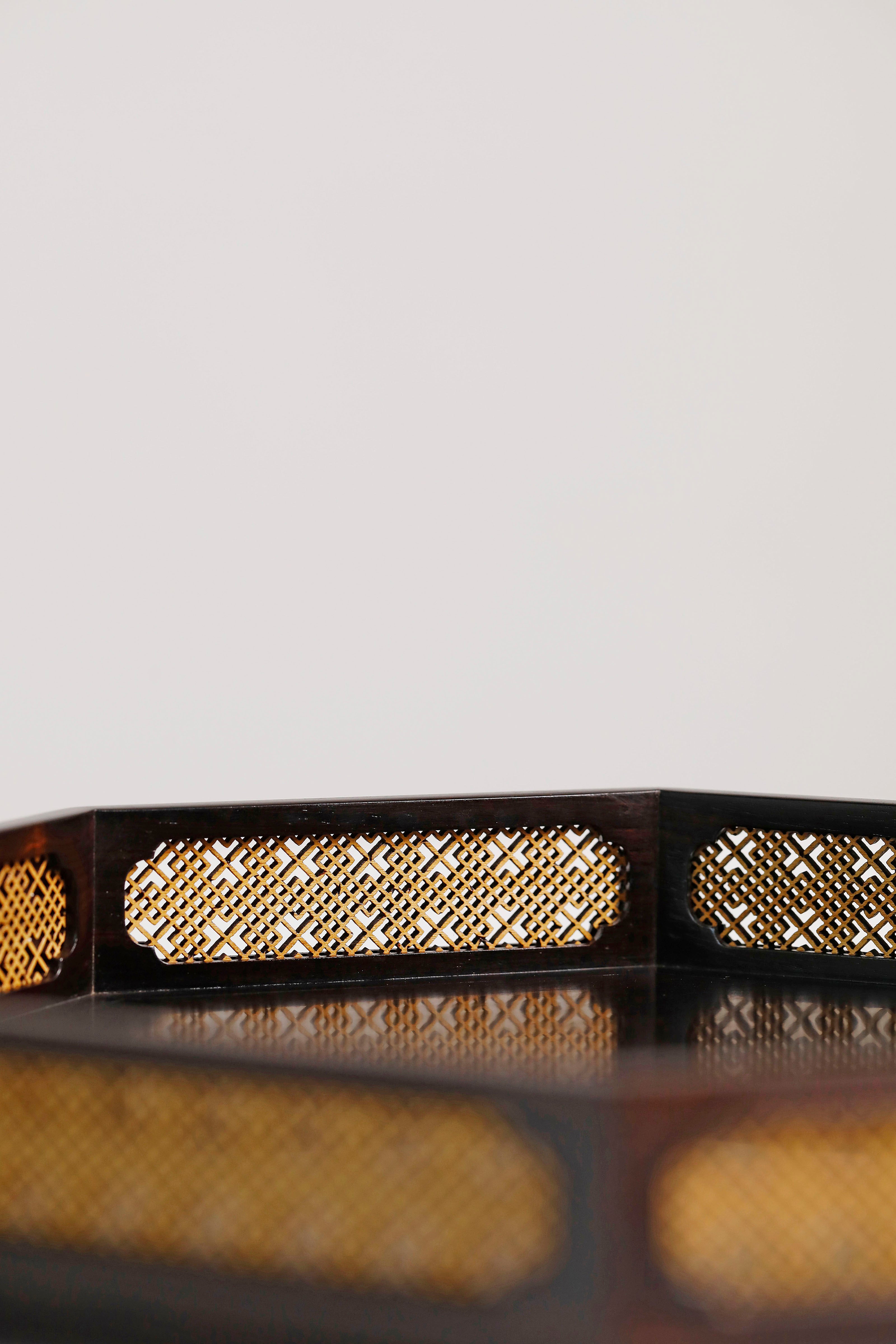 Purple sandalwood inlaid with boxwood woven window lattice pattern octagonal tea tray