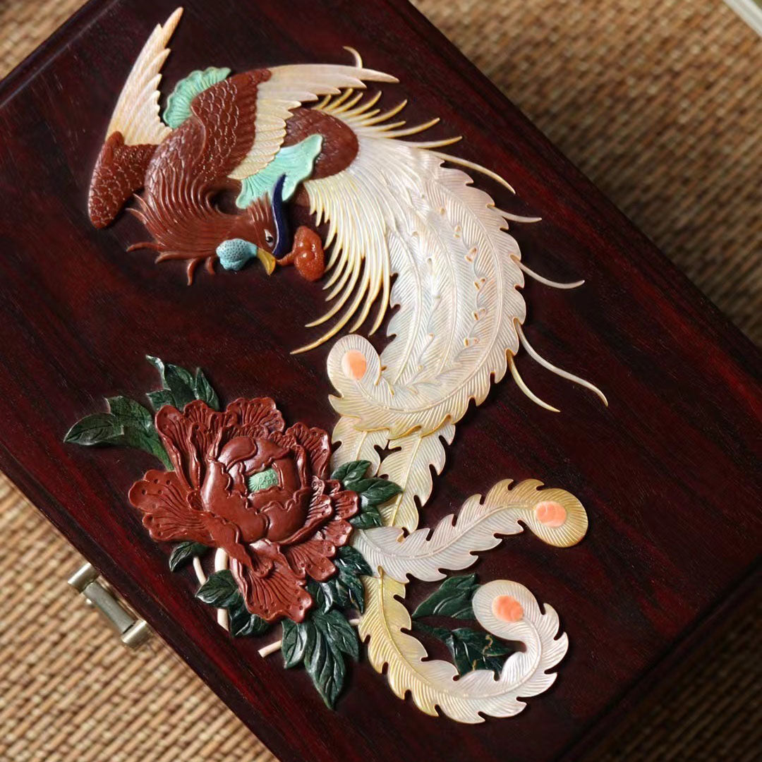 Small-leaf sandalwood tea box with phoenix and peony design