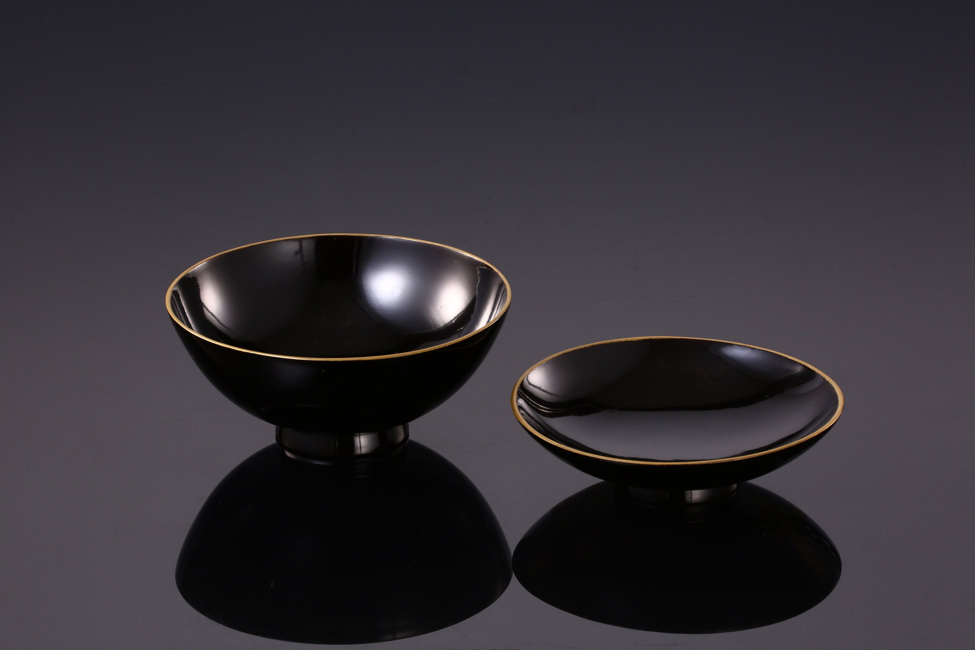 Wajima Painted Gold-Glazed Bowl | Lacquer Tea Dates