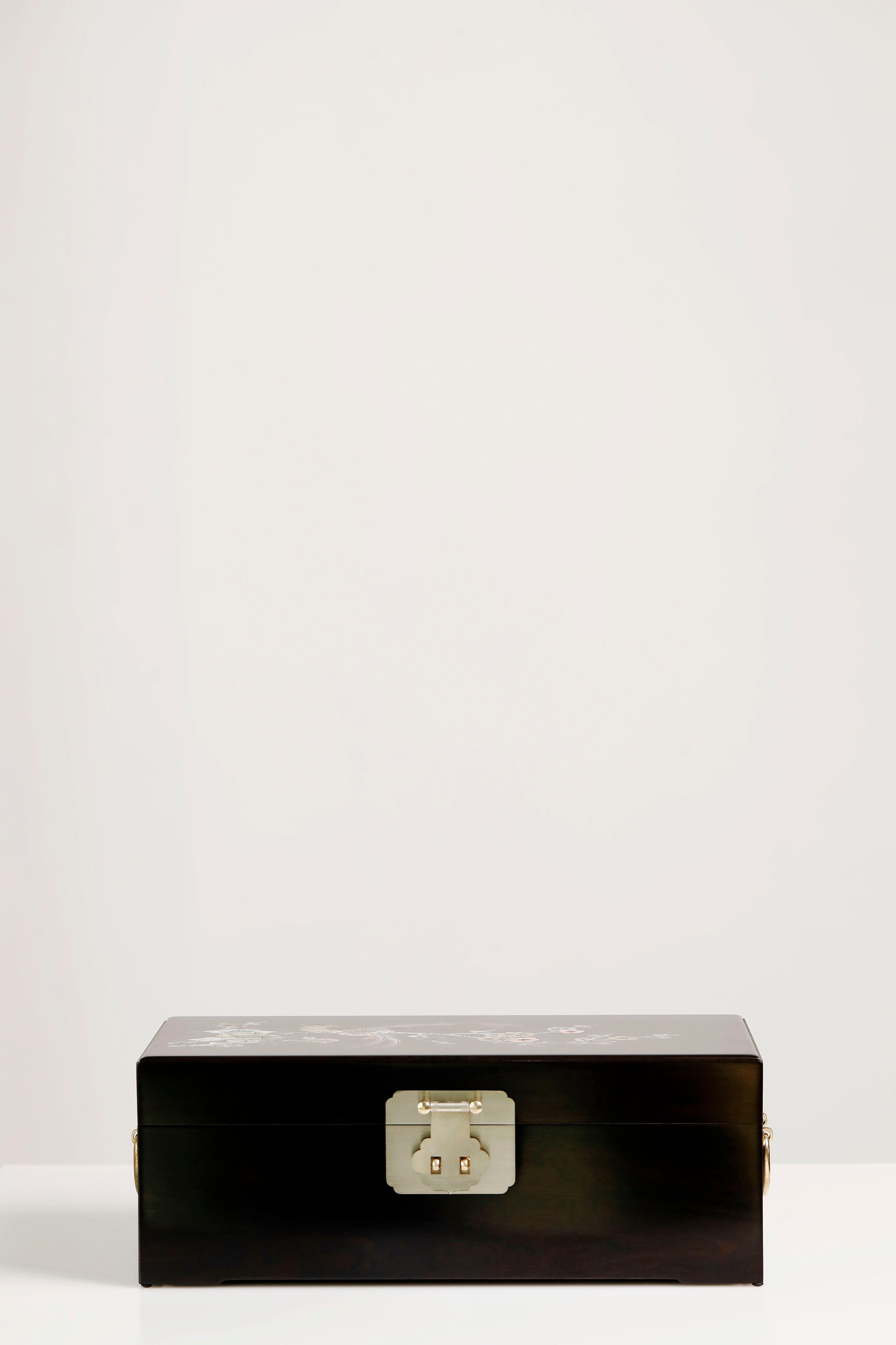 Purple sandalwood box with mother-of-pearl inlay and magpie design