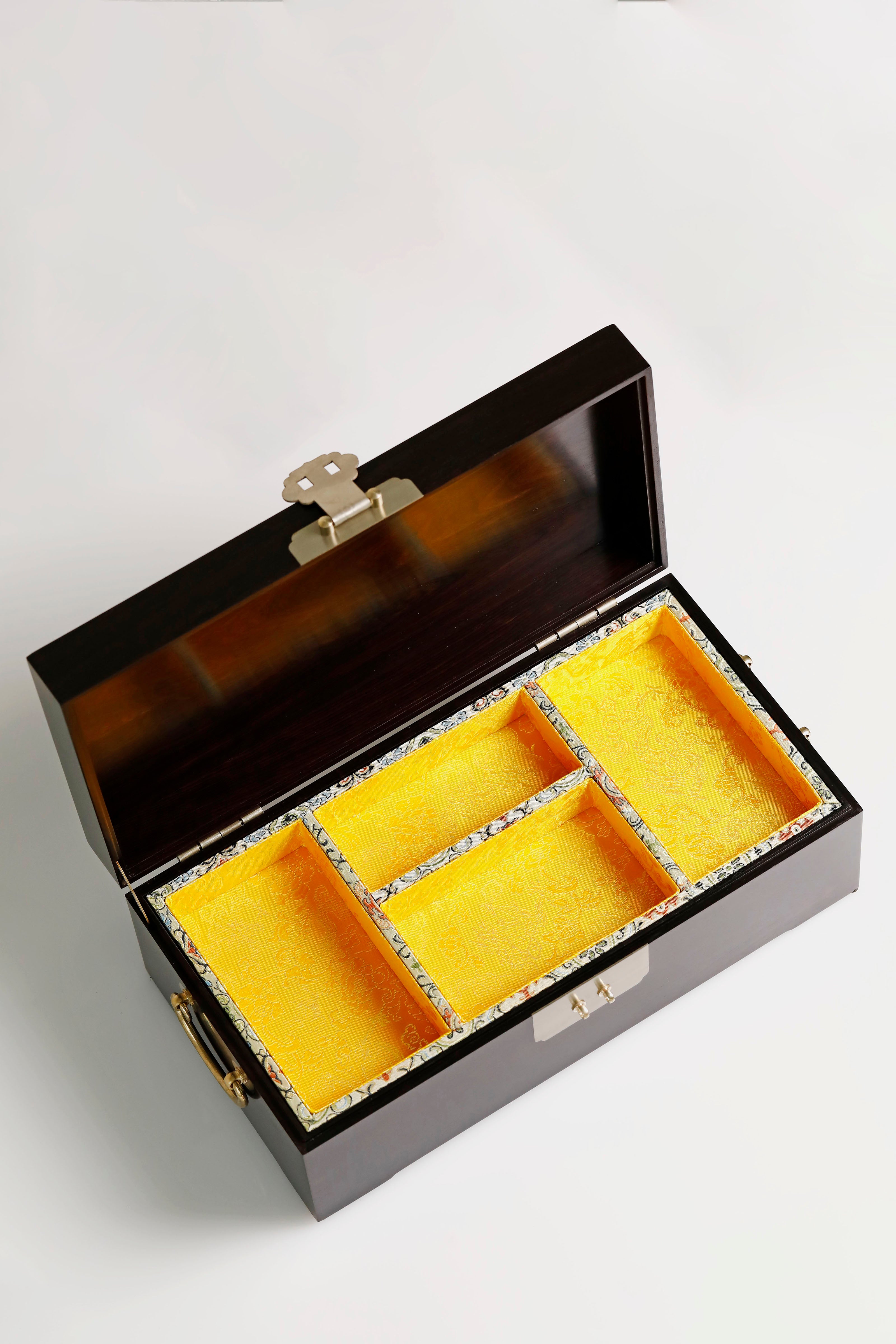 Purple sandalwood box with mother-of-pearl inlay and magpie design