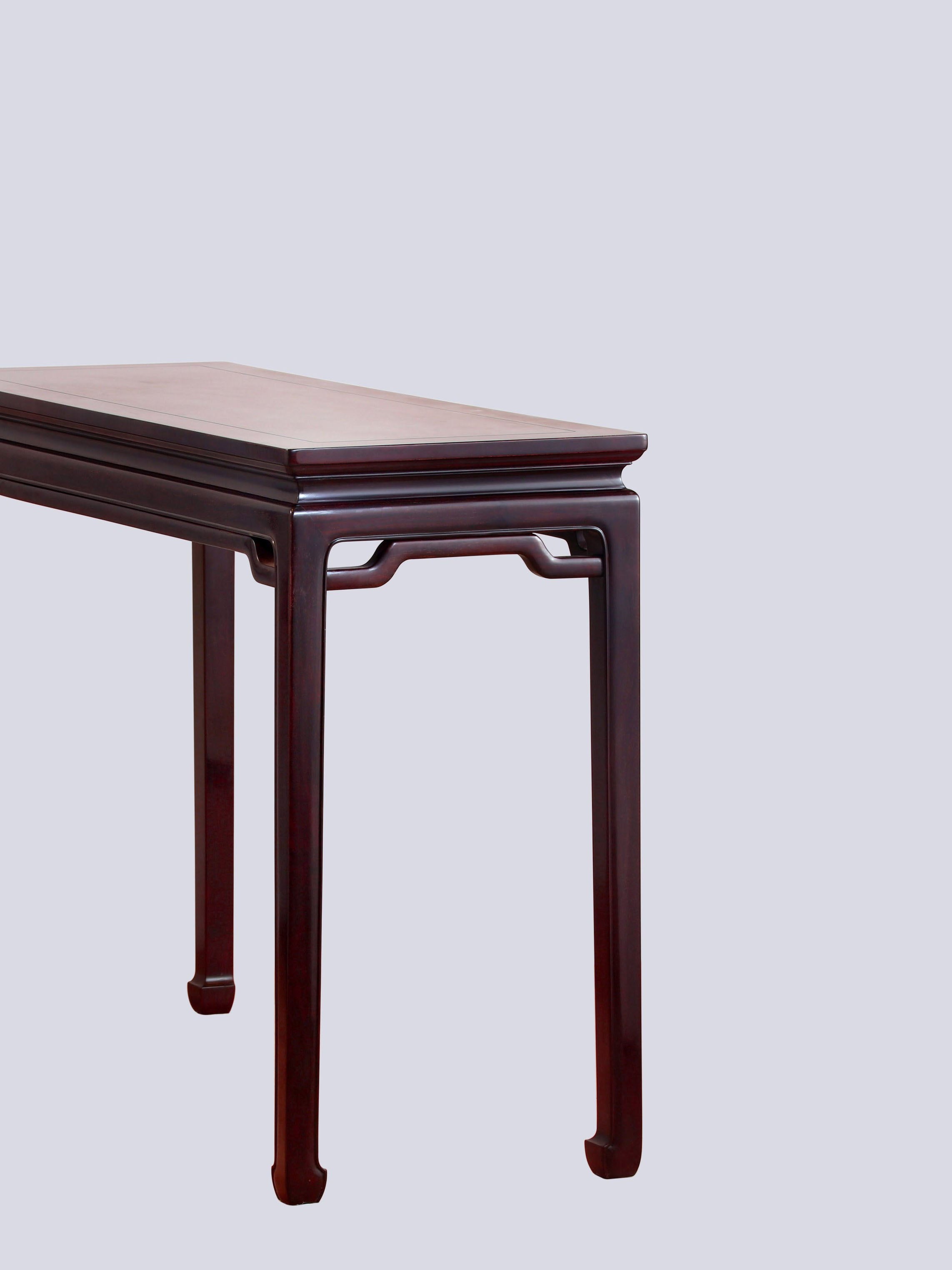 High-waisted, curved-back stretcher, horseshoe-shaped foot table