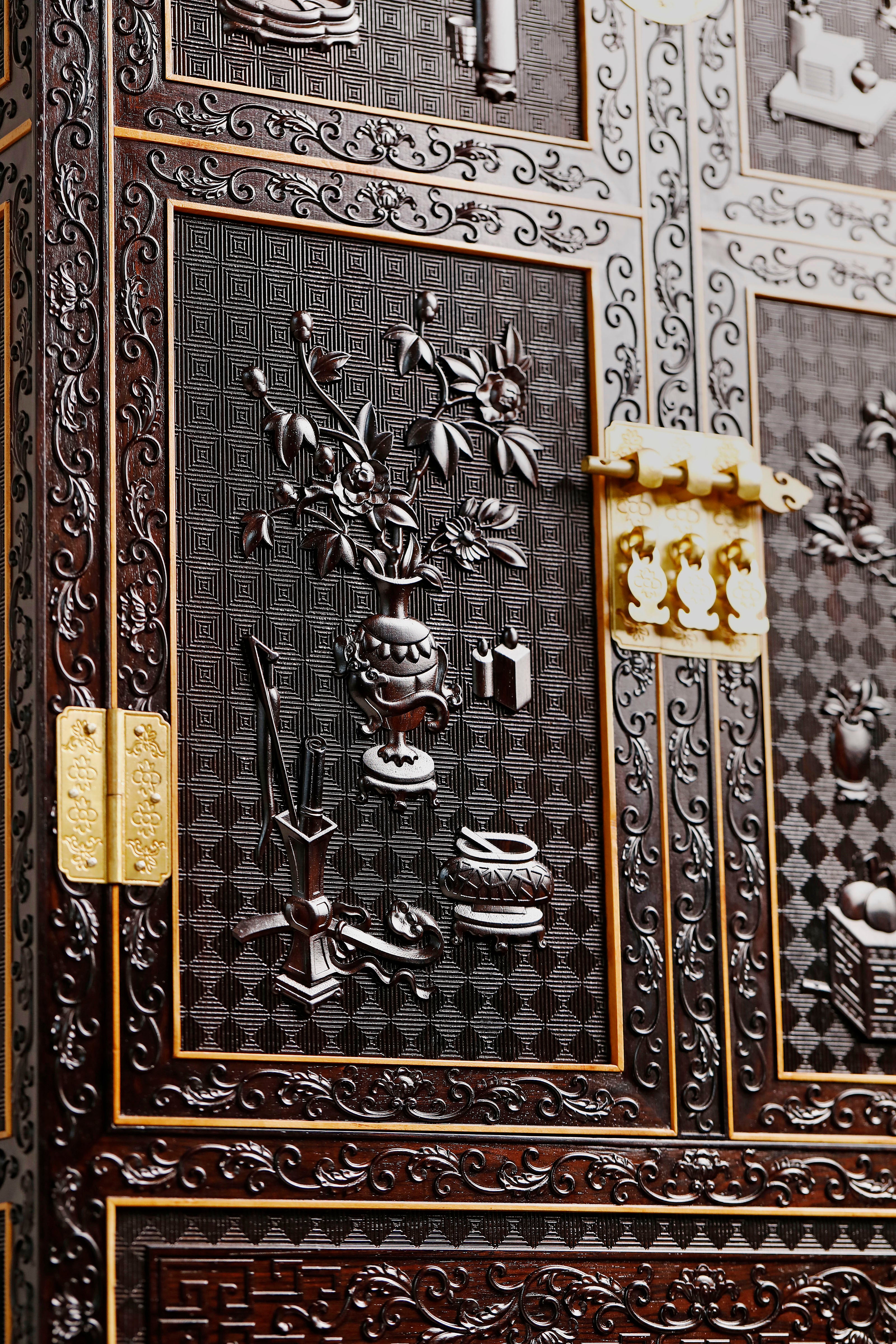 Small-leaf rosewood/Zambian rosewood fully carved antique pattern table and cabinet