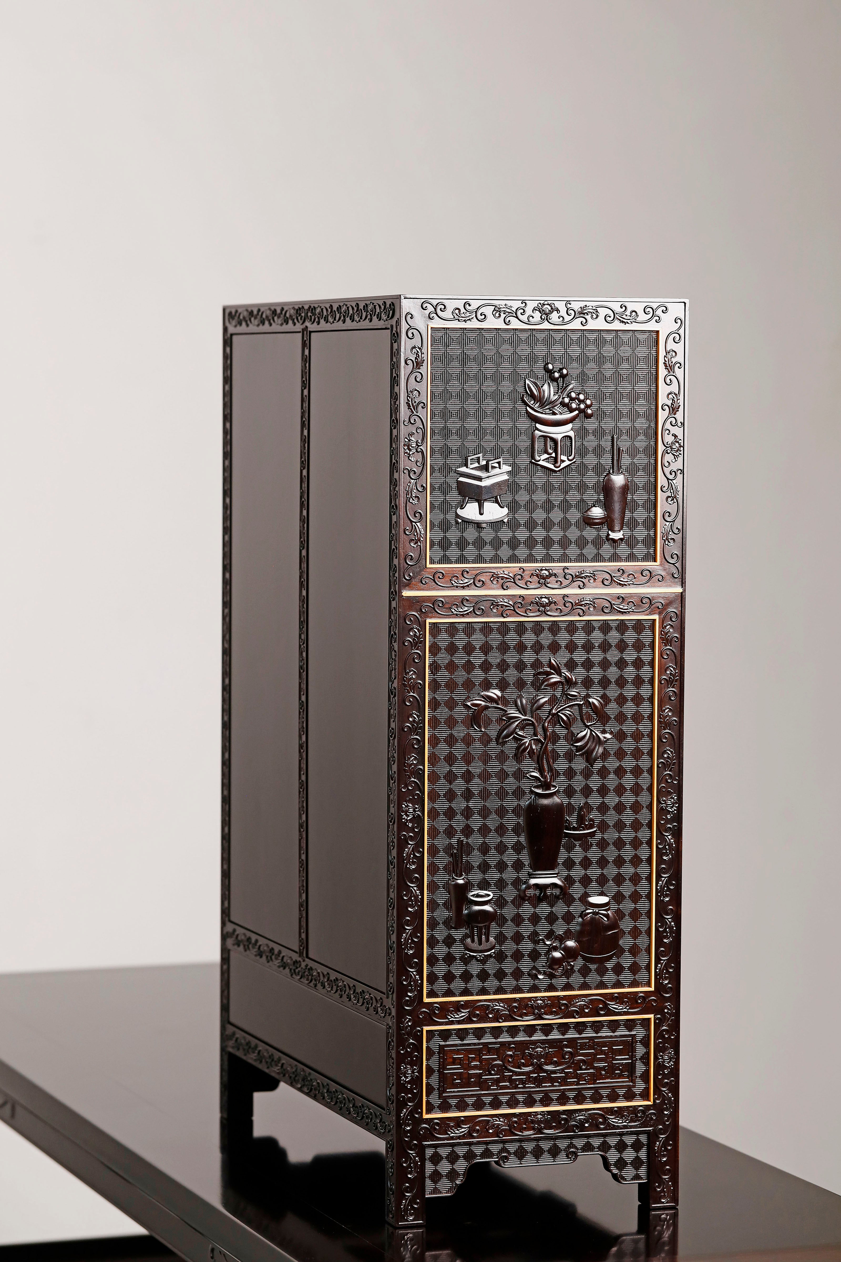 Small-leaf rosewood/Zambian rosewood fully carved antique pattern table and cabinet