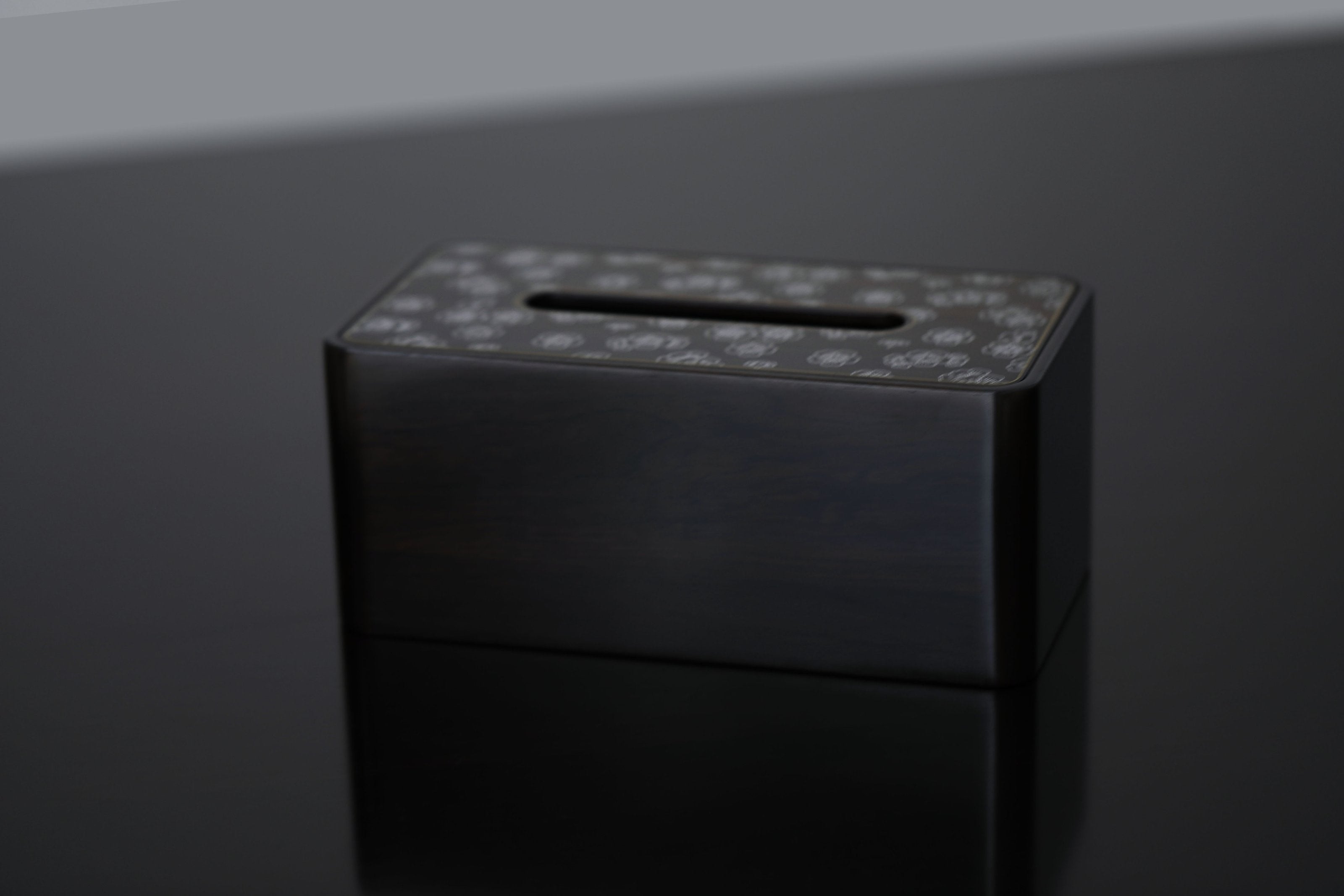 Plum blossom pattern/swastika pattern/snowflake pattern purple sandalwood tissue box