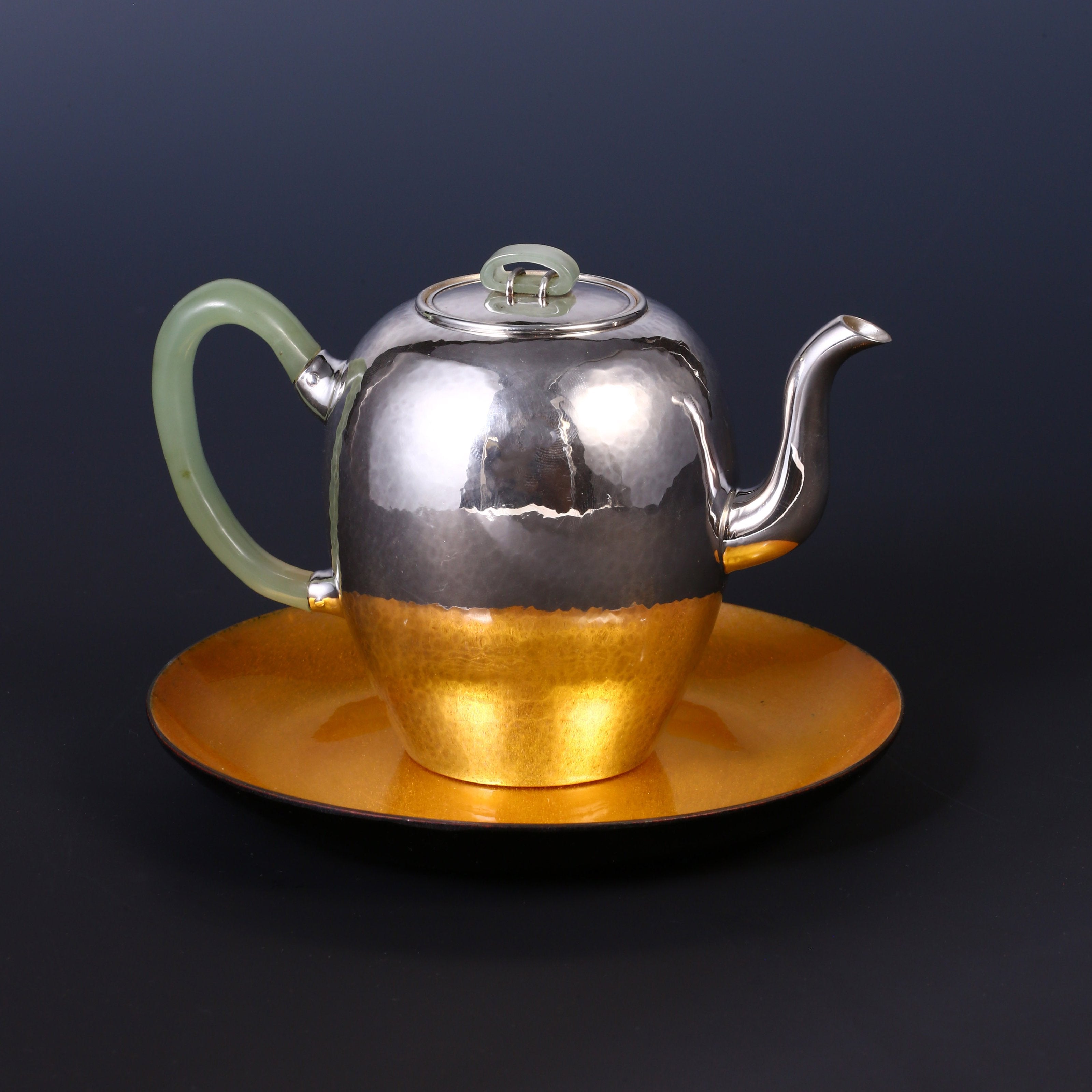 Beauty Shoulder Sterling Silver Teapot with Seven Treasures Tray