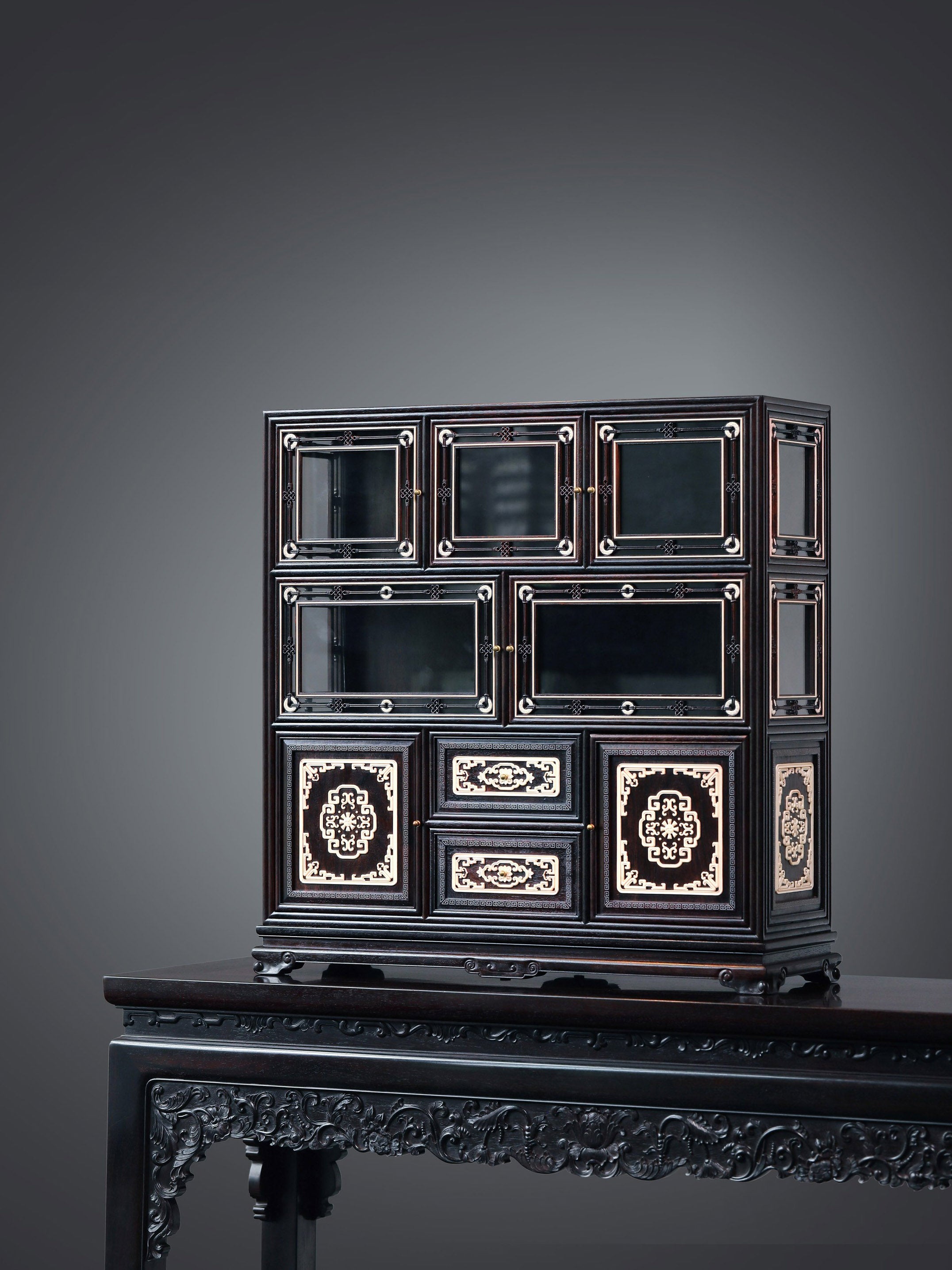 Small-leaf sandalwood table inlaid with mammoth ivory and pure silver cloisonné cloud pattern, display cabinet