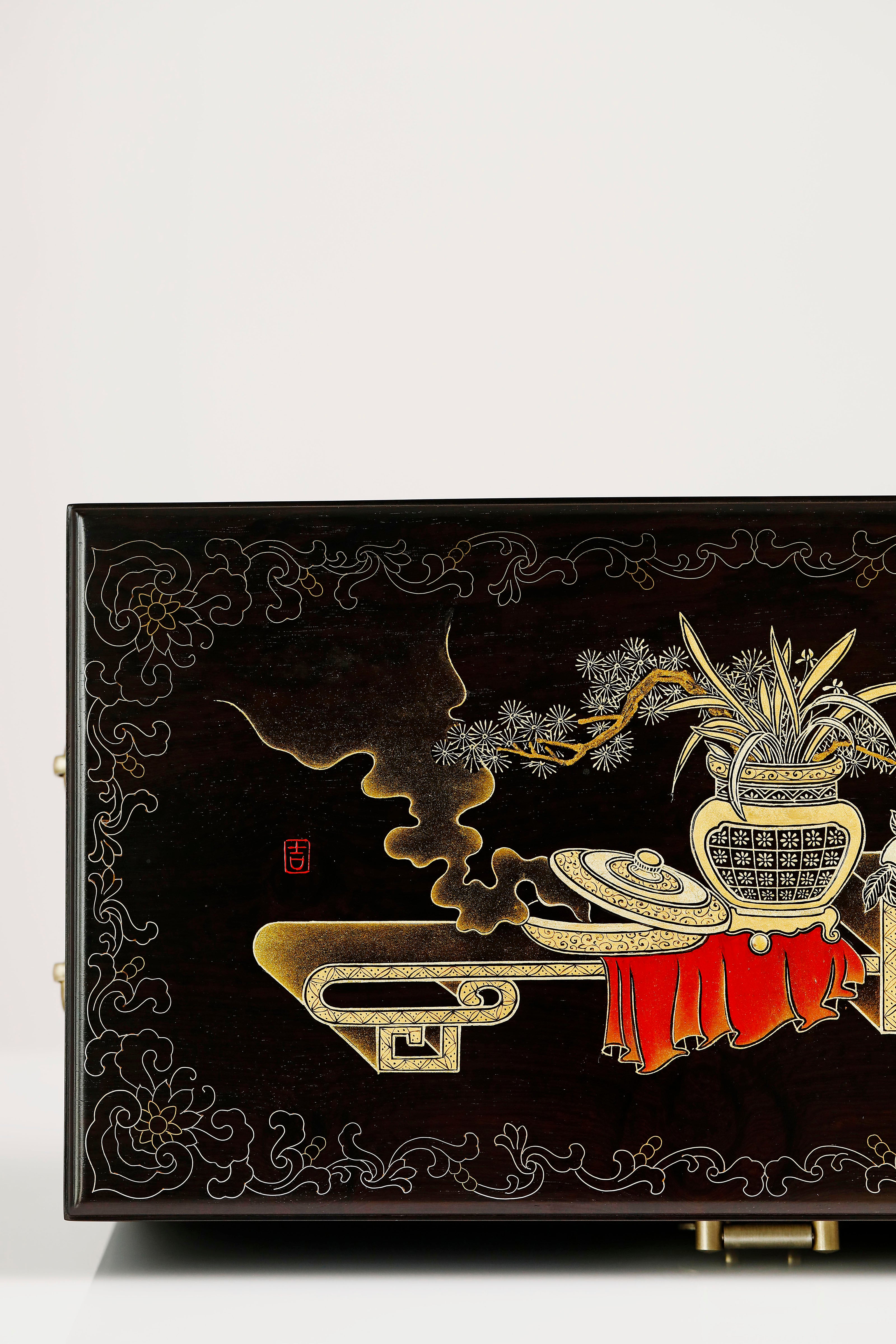 Purple sandalwood box with mandarin ducks playing in water / antique motif and gold trim