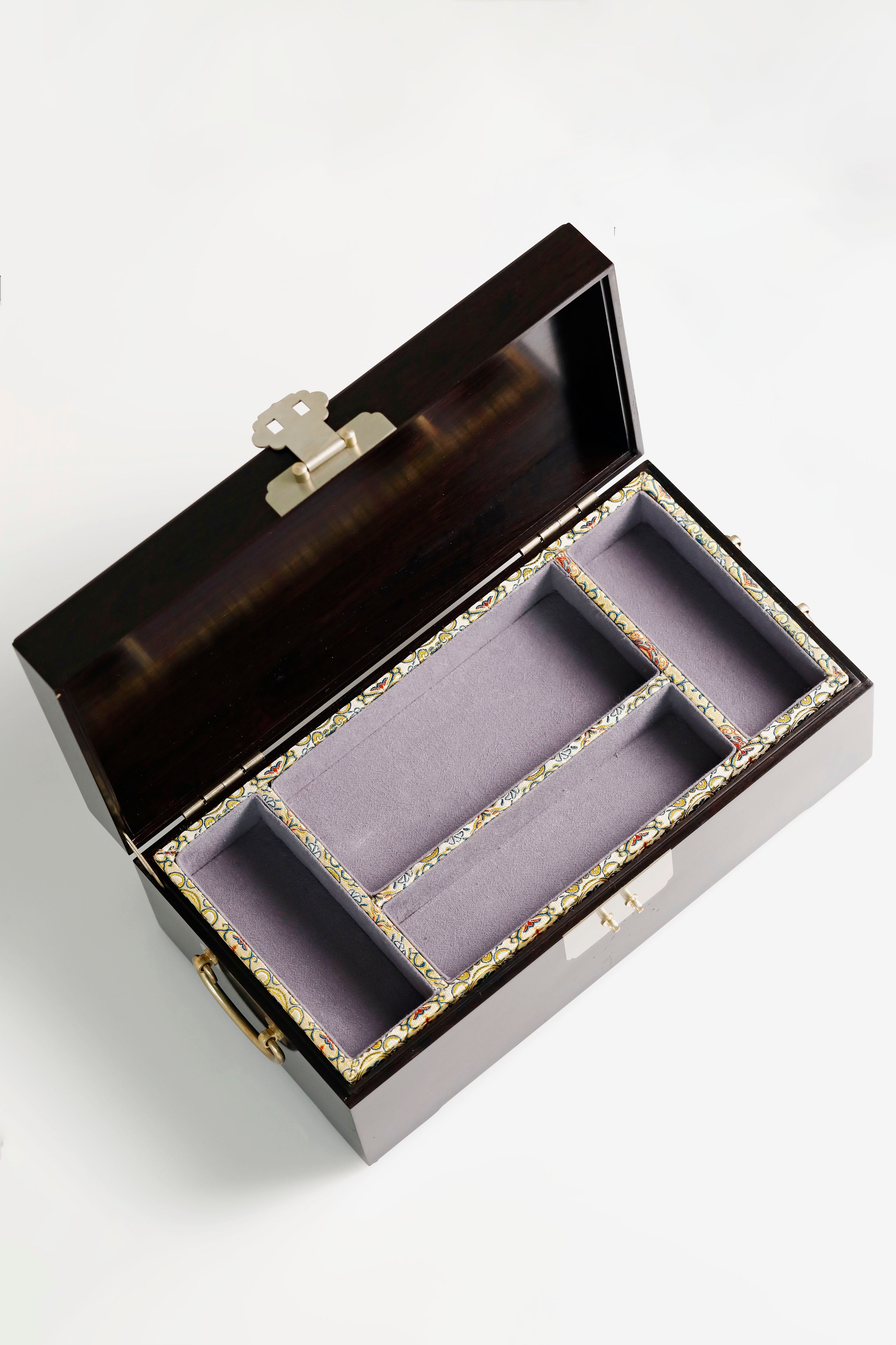 Purple sandalwood box with mandarin ducks playing in water / antique motif and gold trim