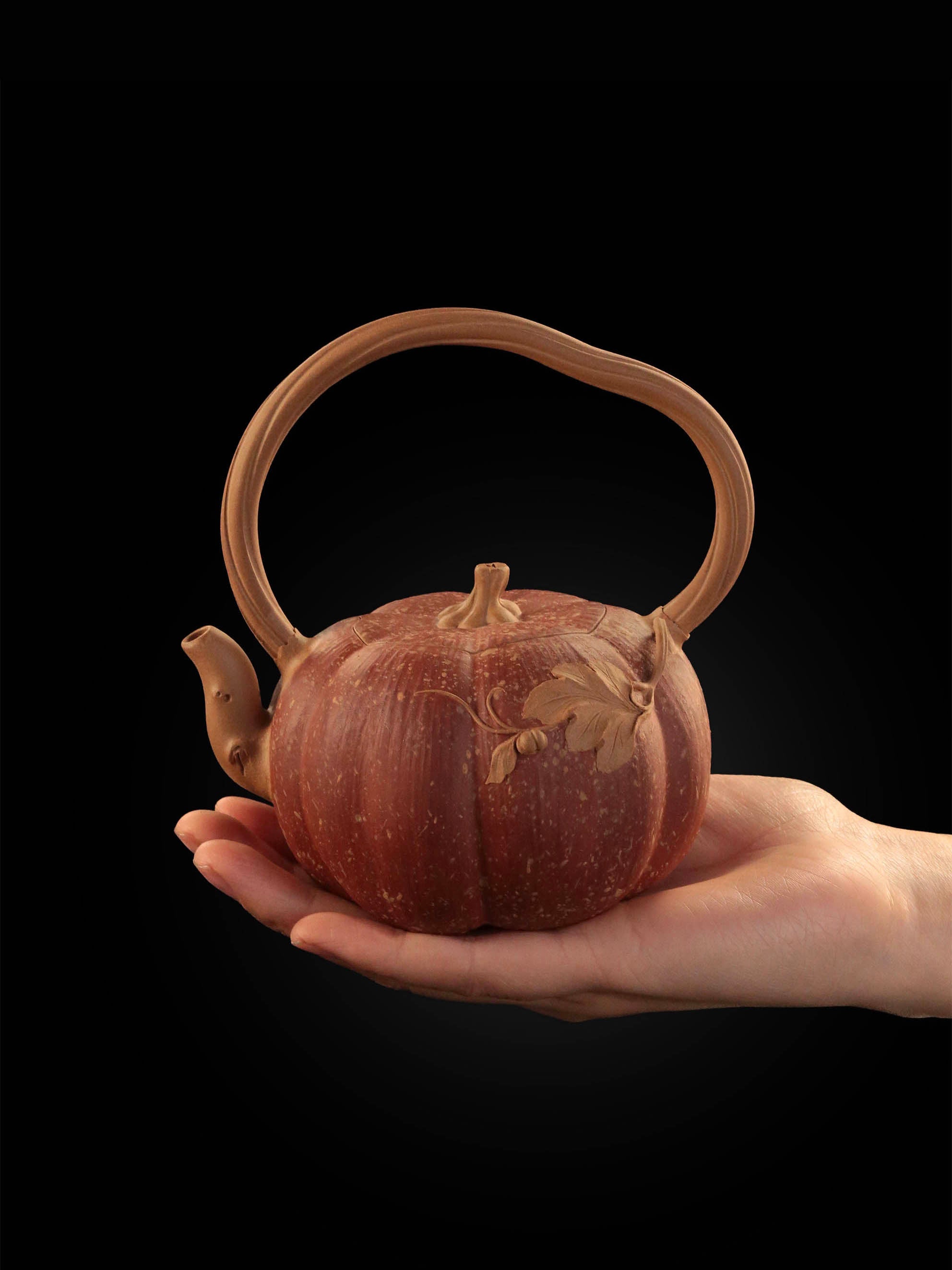 Pumpkin-shaped teapot