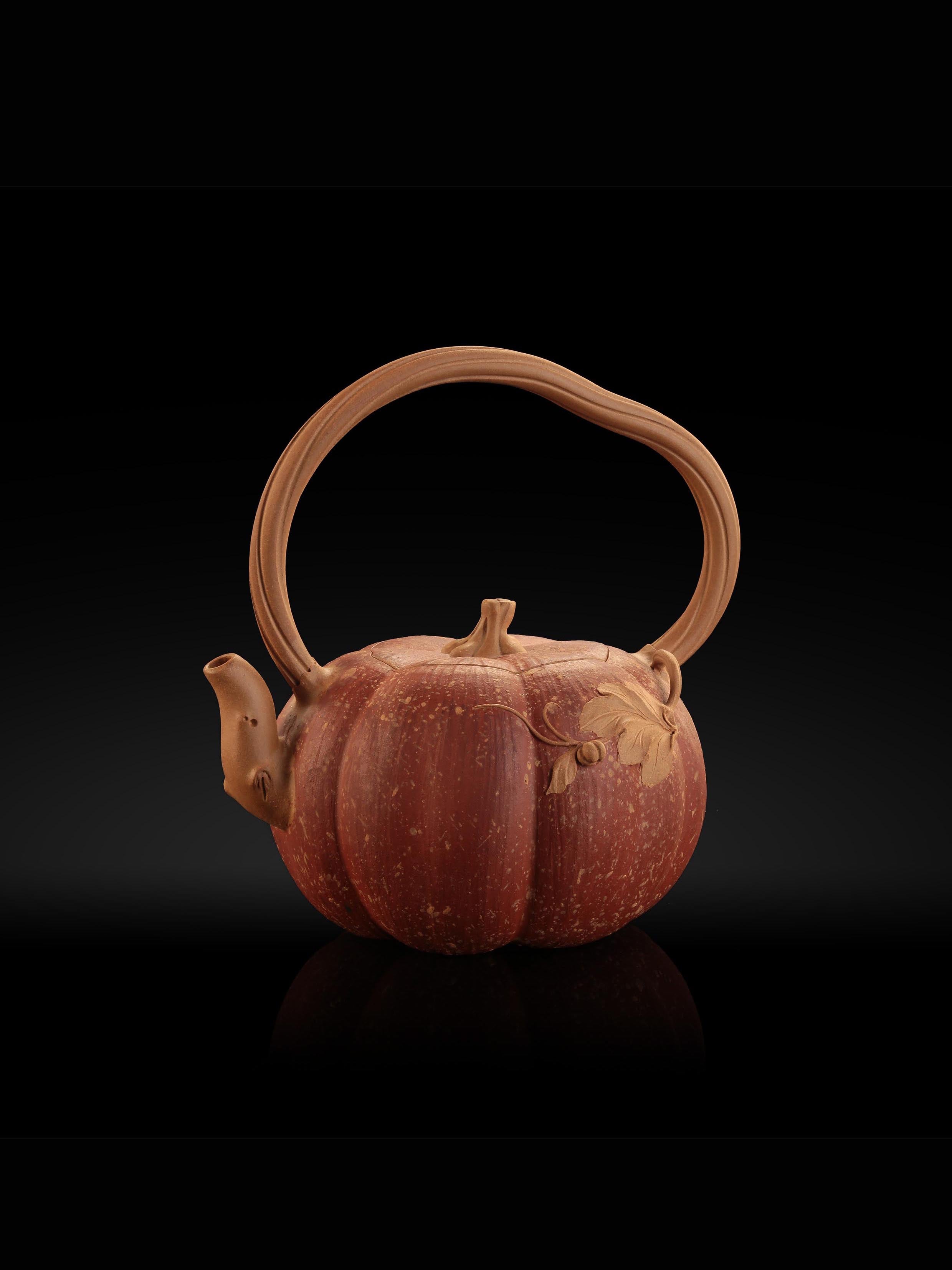 Pumpkin-shaped teapot