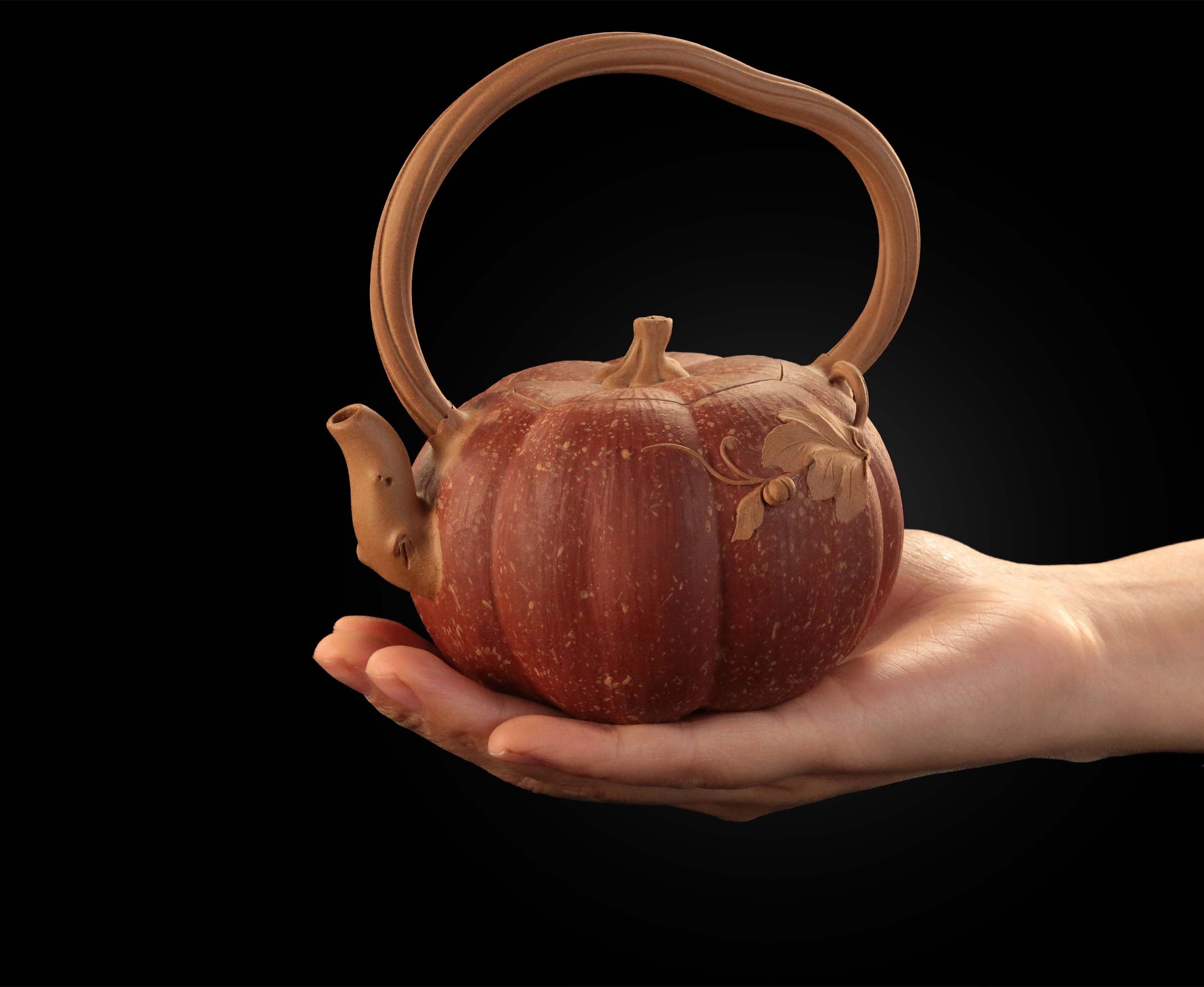 Pumpkin-shaped teapot