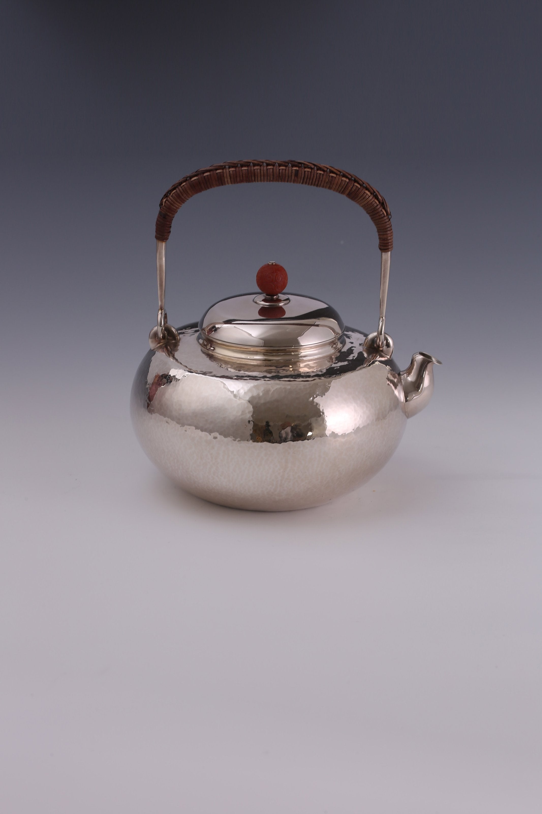 Southern Red Agate Hammer Pattern Silver Teapot