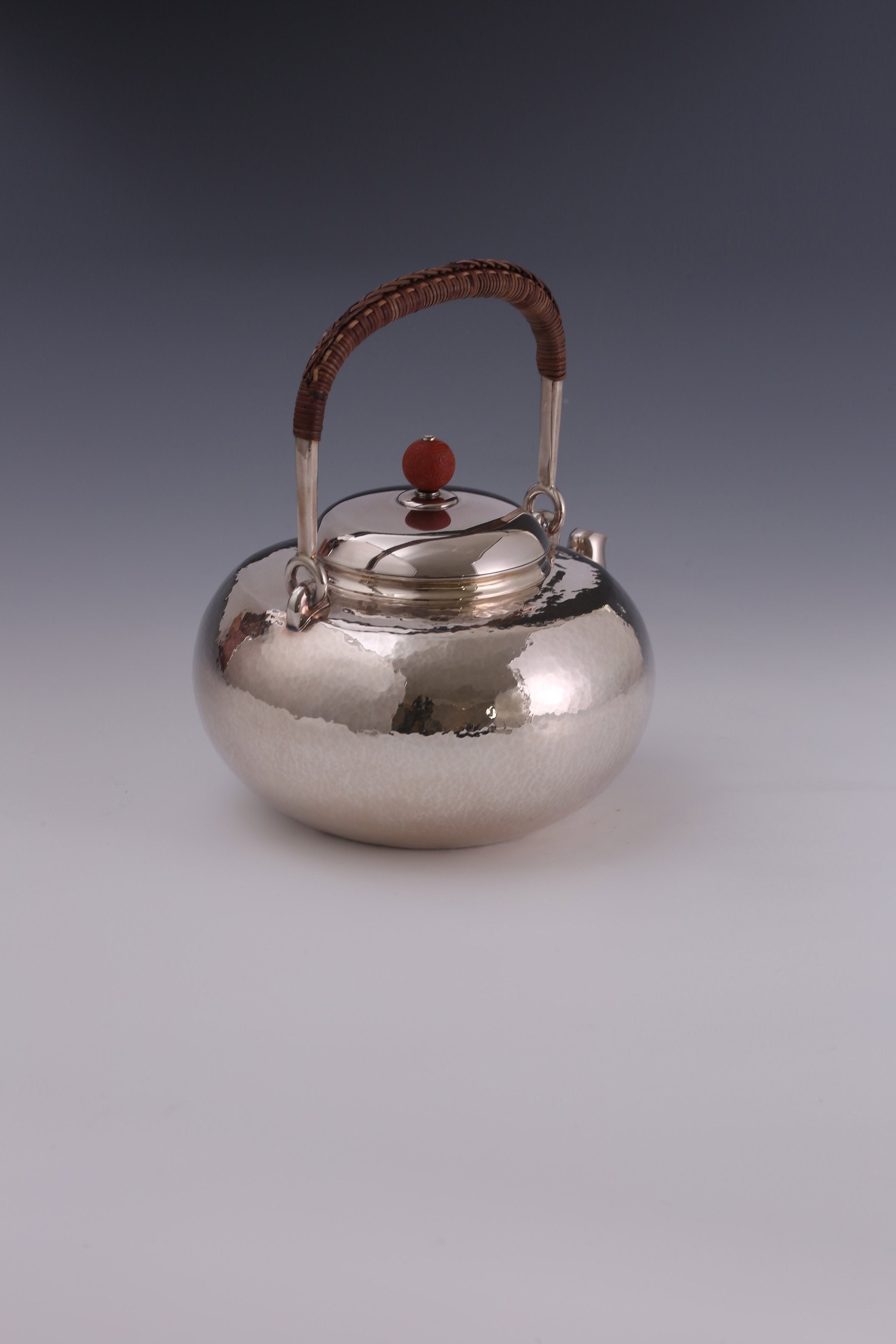 Southern Red Agate Hammer Pattern Silver Teapot