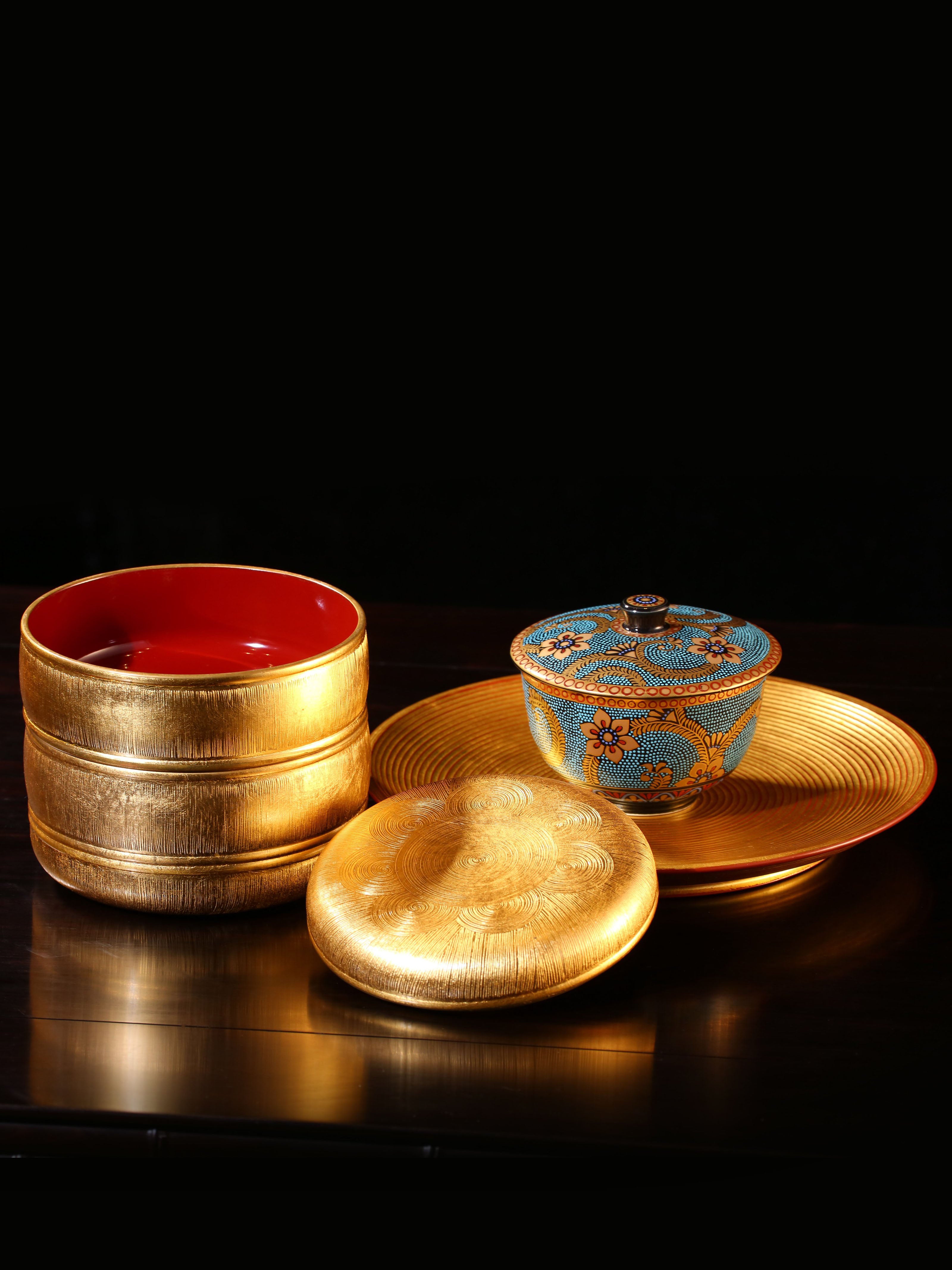 Japanese Heian Shohiko vermilion and gold lacquer tea caddy and tea tray