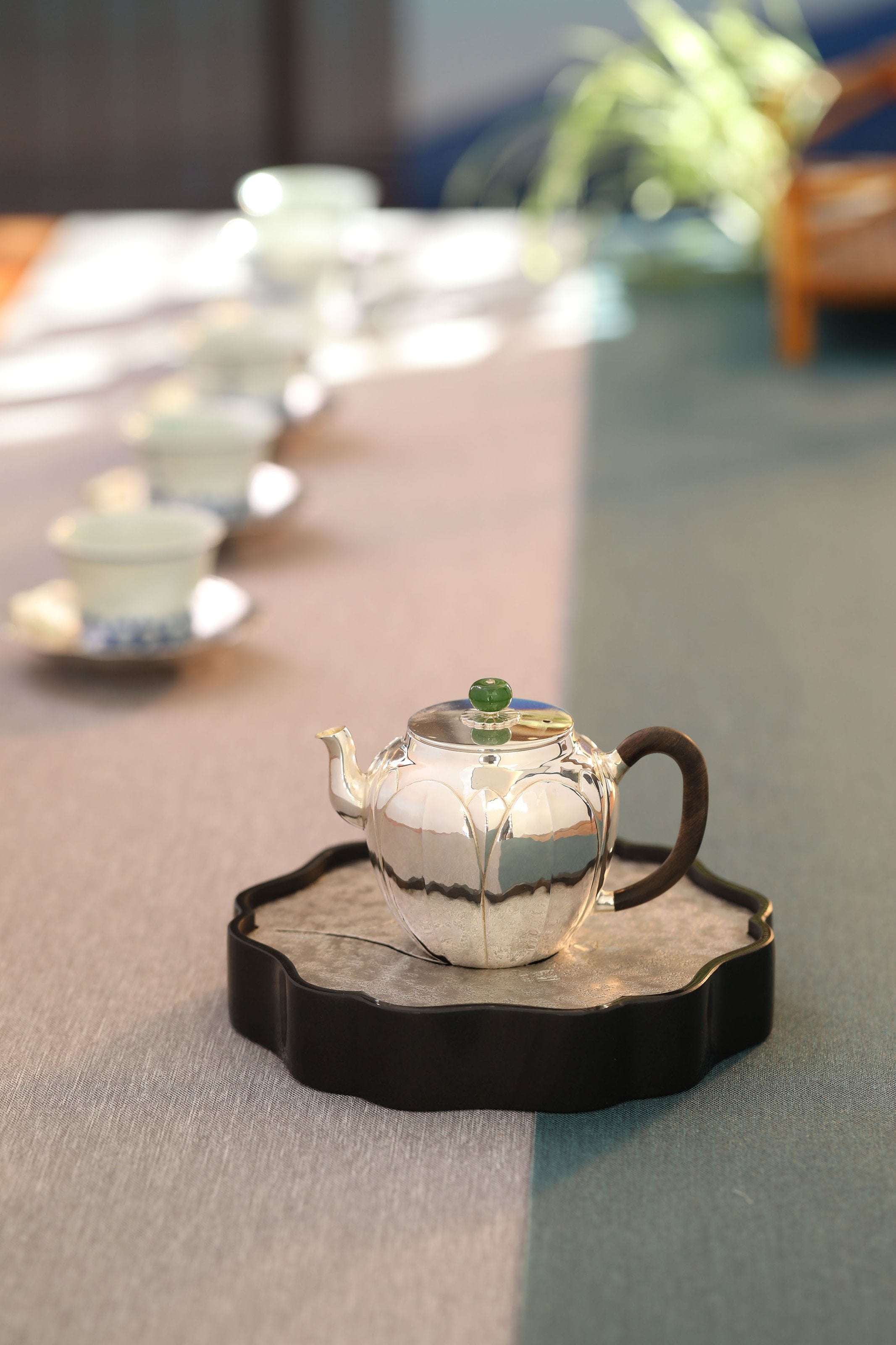 Flat-covered flower buds