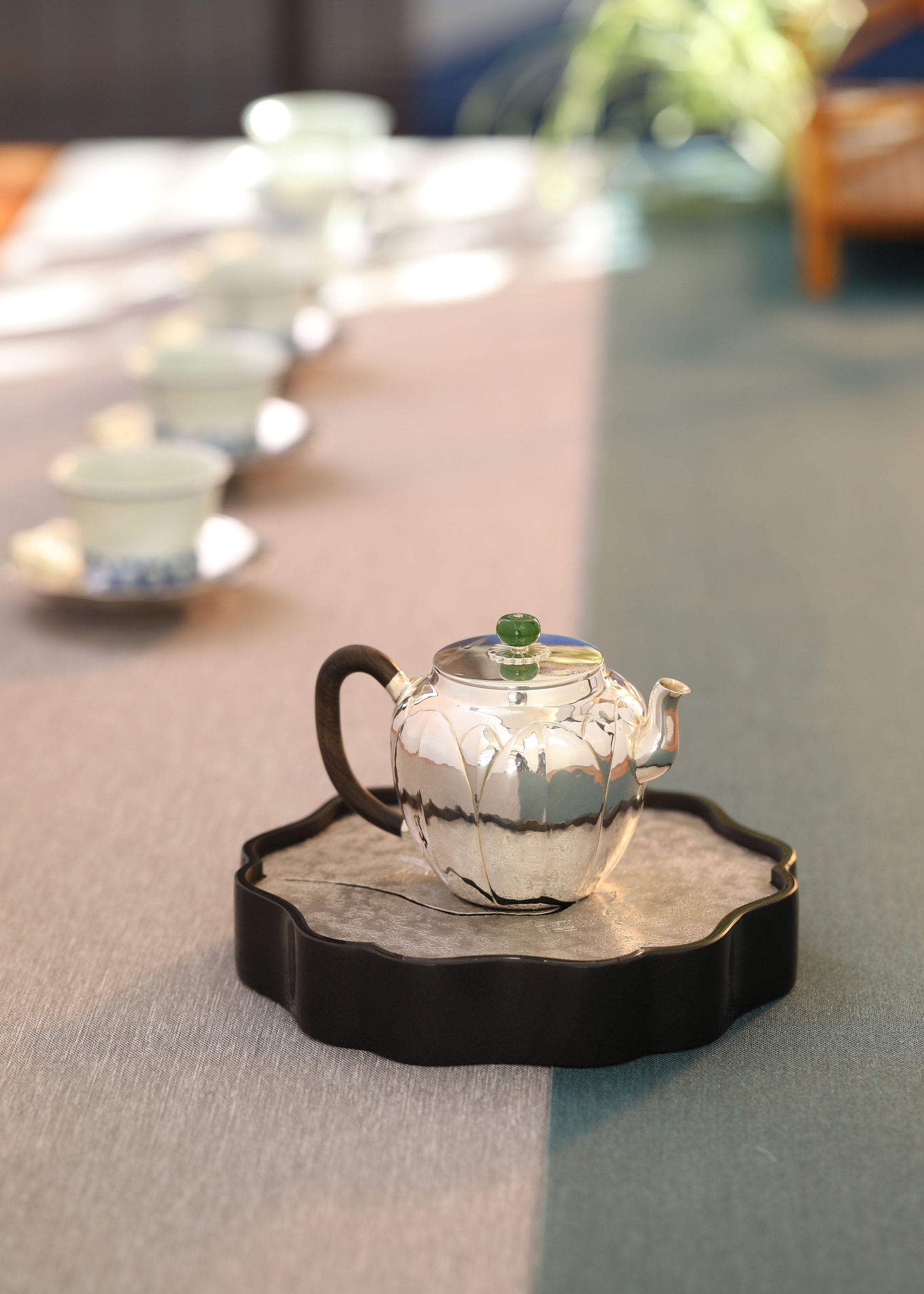 Flat-covered flower buds