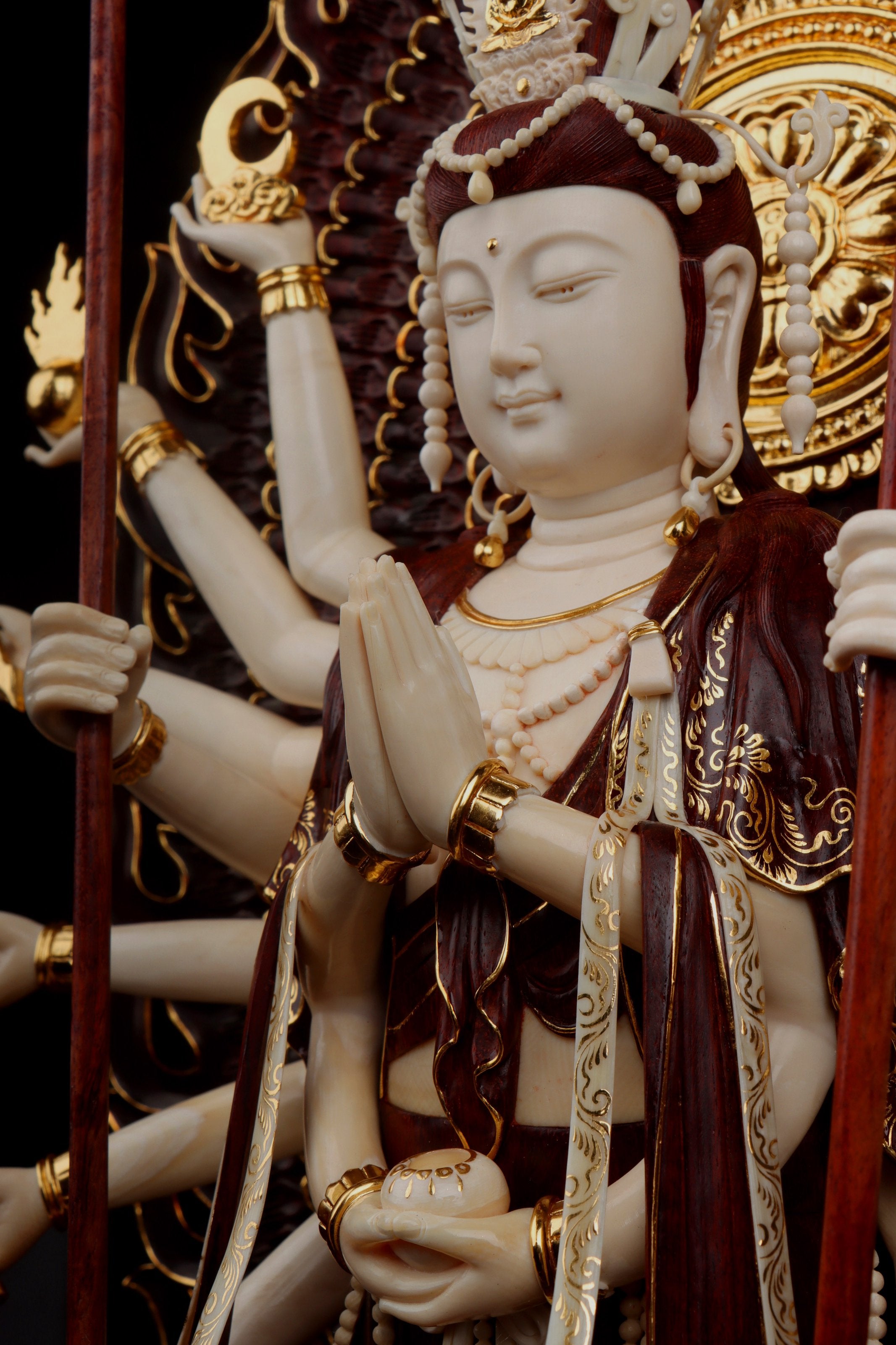 Thousand-Handed and Thousand-Eyed Guanyin Bodhisattva