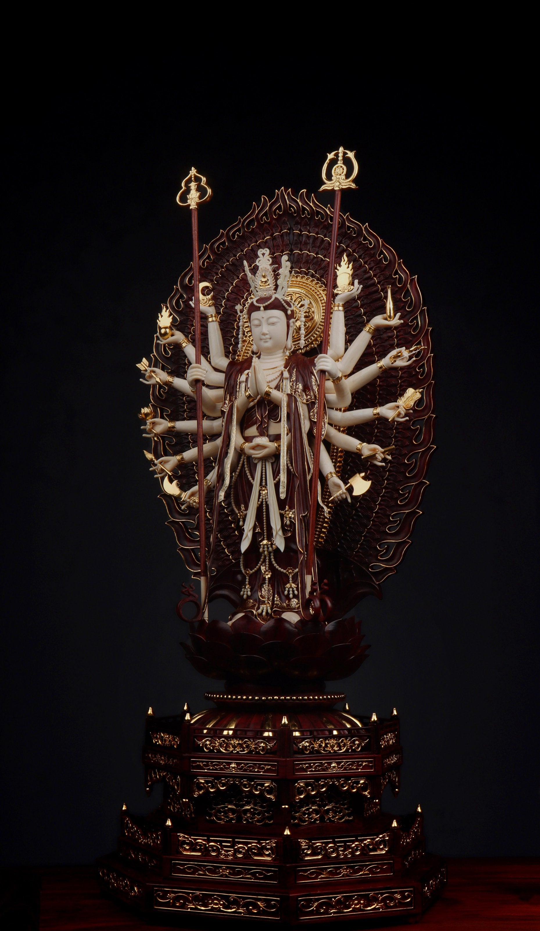 Thousand-Handed and Thousand-Eyed Guanyin Bodhisattva