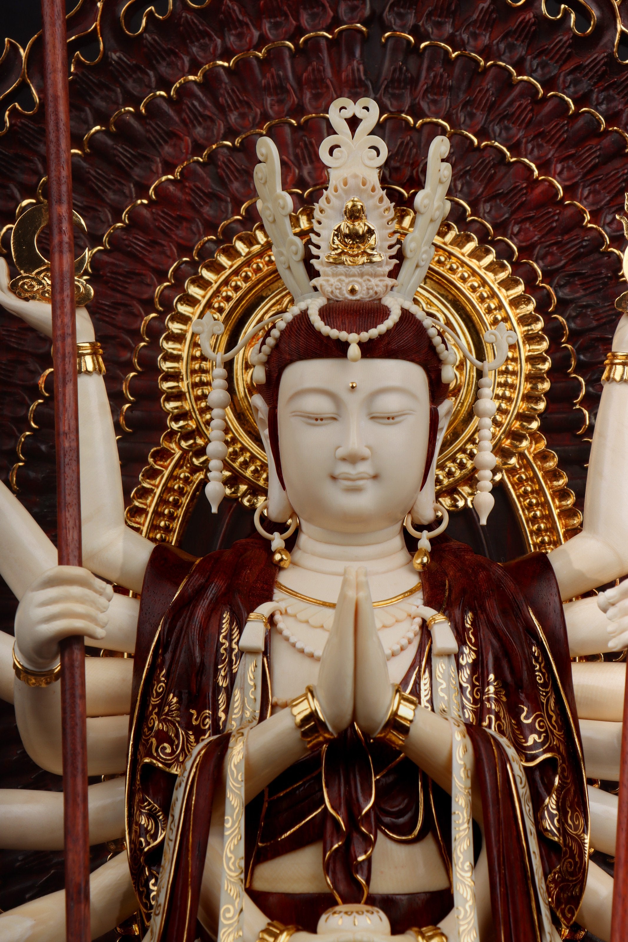 Thousand-Handed and Thousand-Eyed Guanyin Bodhisattva