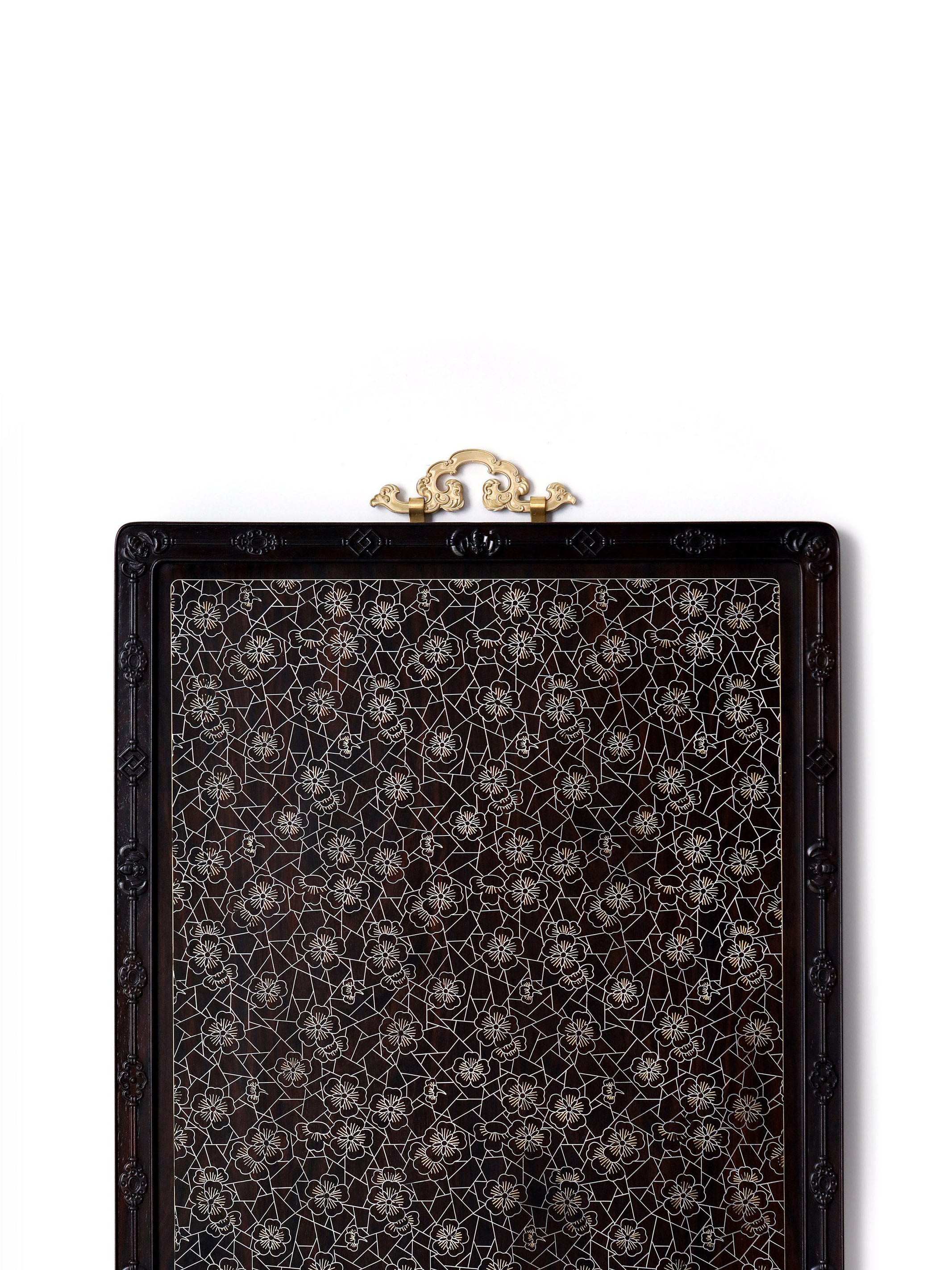 Purple sandalwood inlaid silver ice crackle plum blossom pattern hanging screen