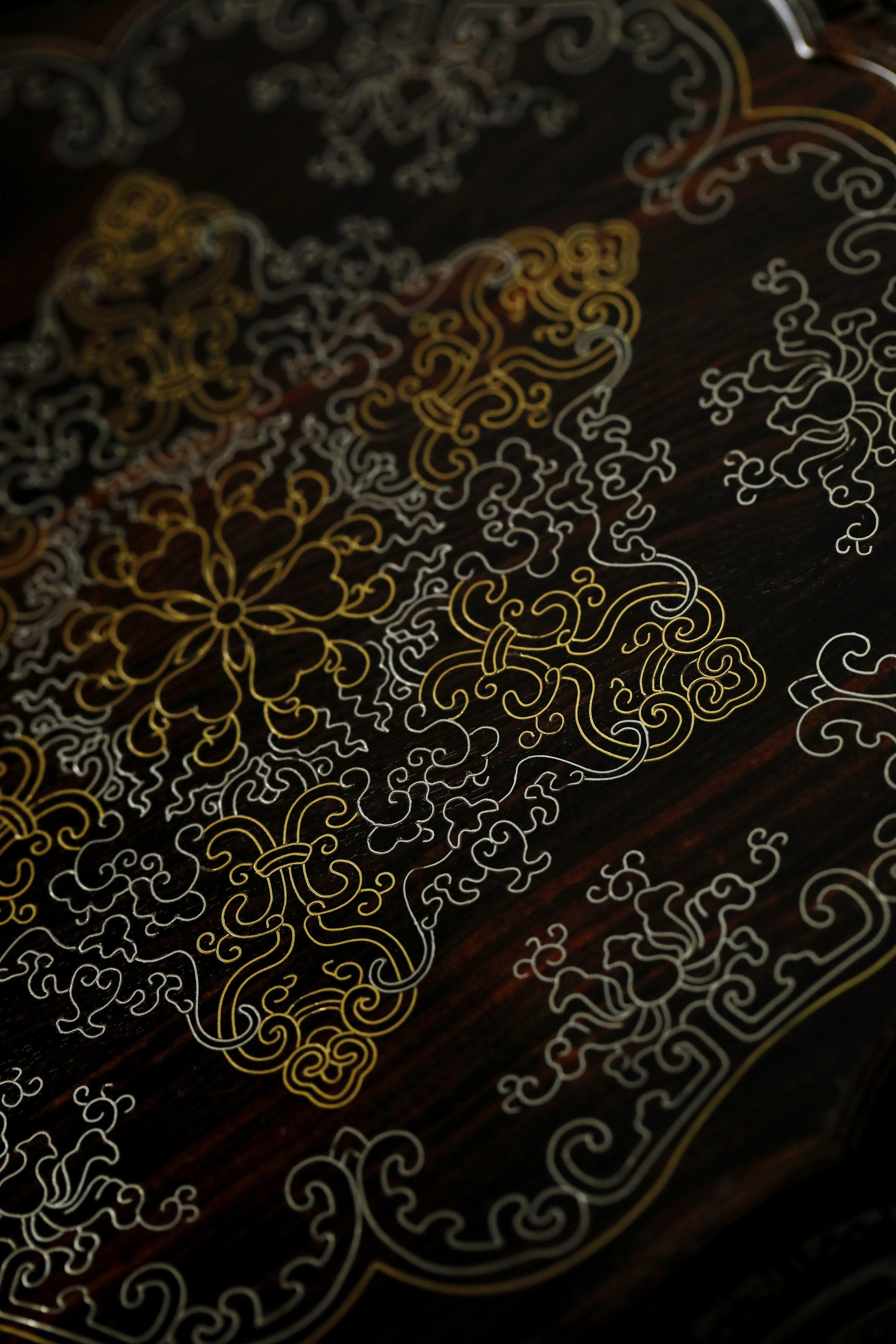 Purple sandalwood twelve-cornered fruit box inlaid with silver wire scrolling floral pattern