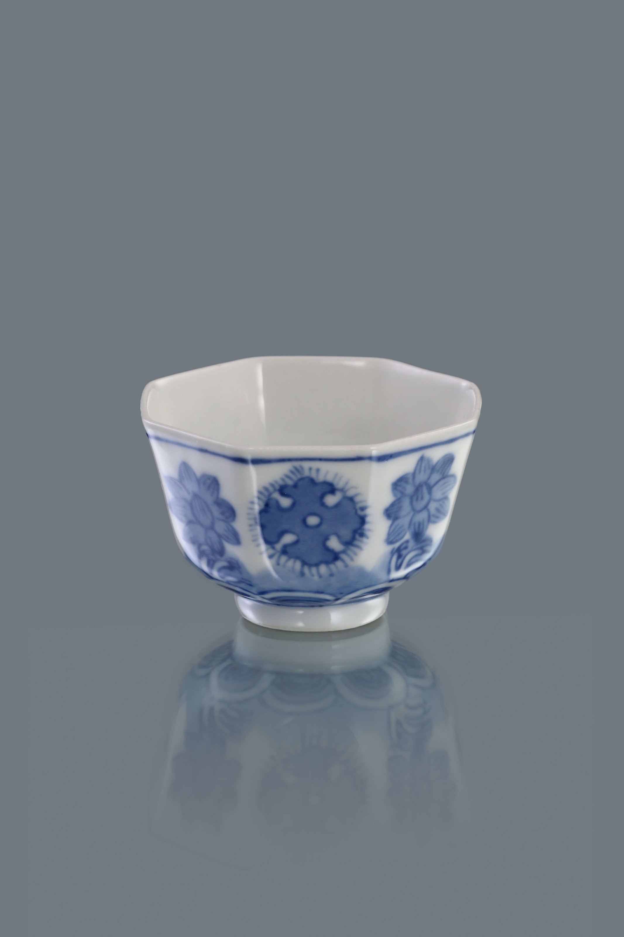 Blue and white floral octagonal cup