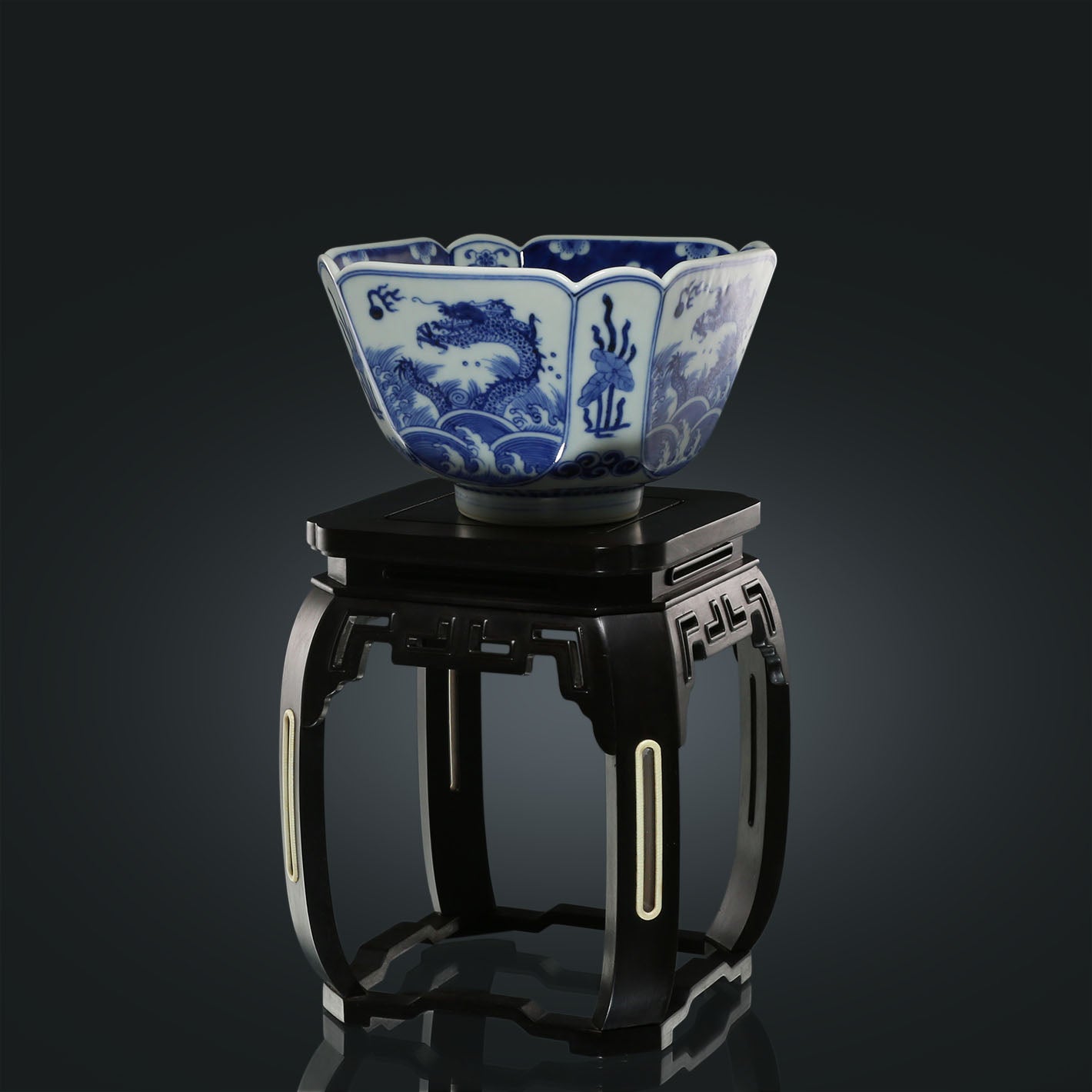 Auspicious Phoenix Pattern Blue and White Bowl / Blue and White Dragon Pattern Begonia Bowl