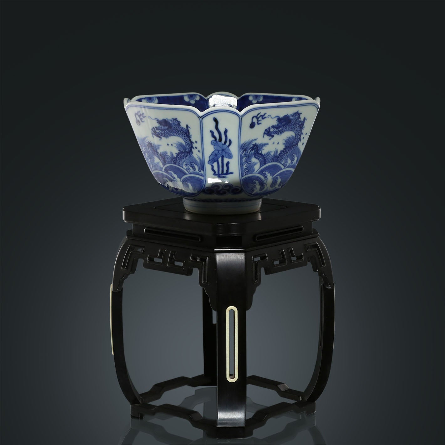 Auspicious Phoenix Pattern Blue and White Bowl / Blue and White Dragon Pattern Begonia Bowl