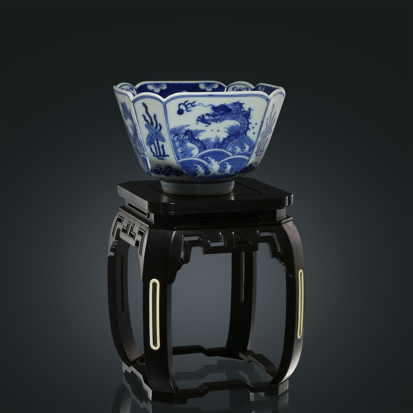 Auspicious Phoenix Pattern Blue and White Bowl / Blue and White Dragon Pattern Begonia Bowl