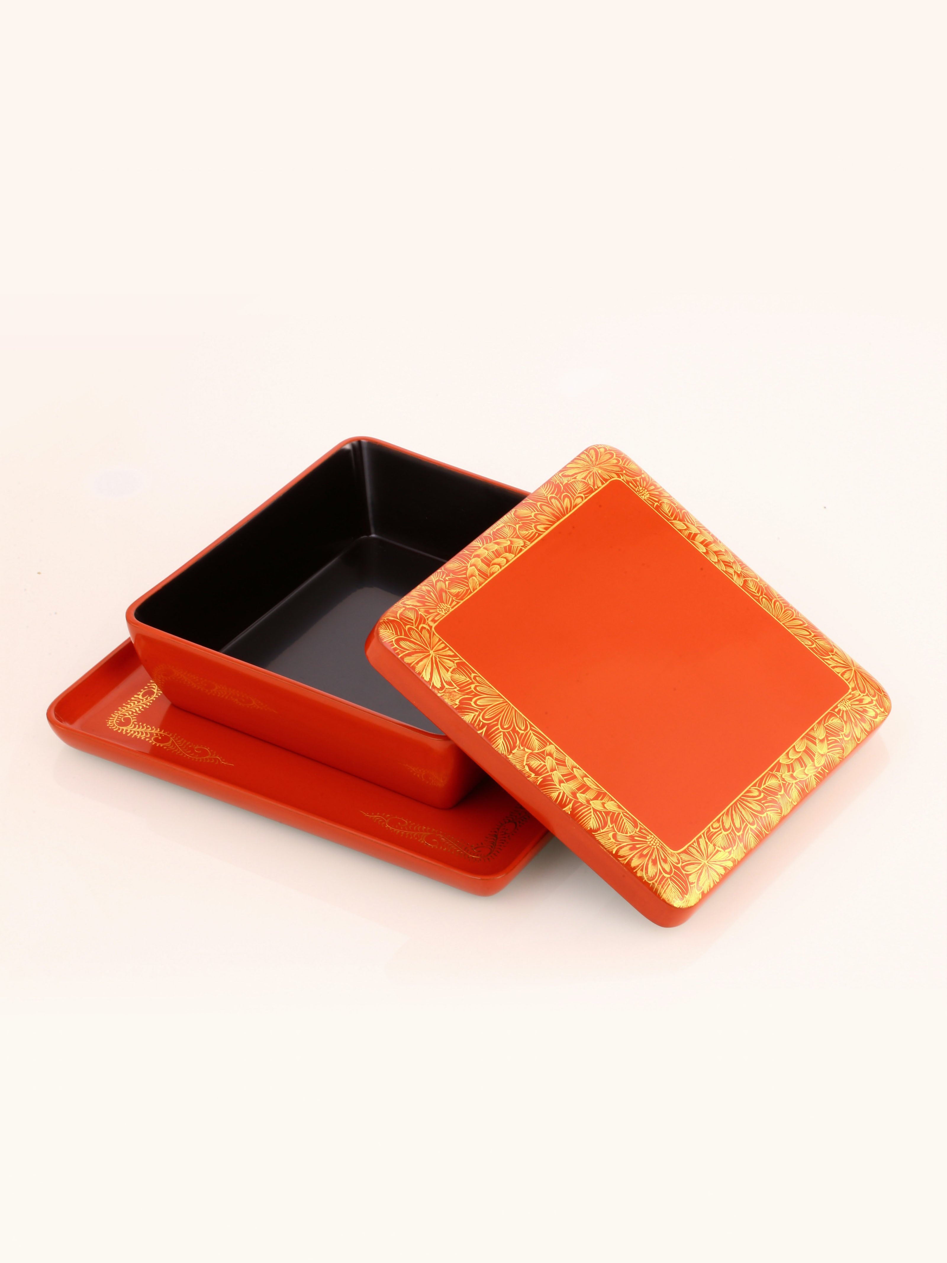 Japanese Wajima lacquerware tea box with gold leaf
