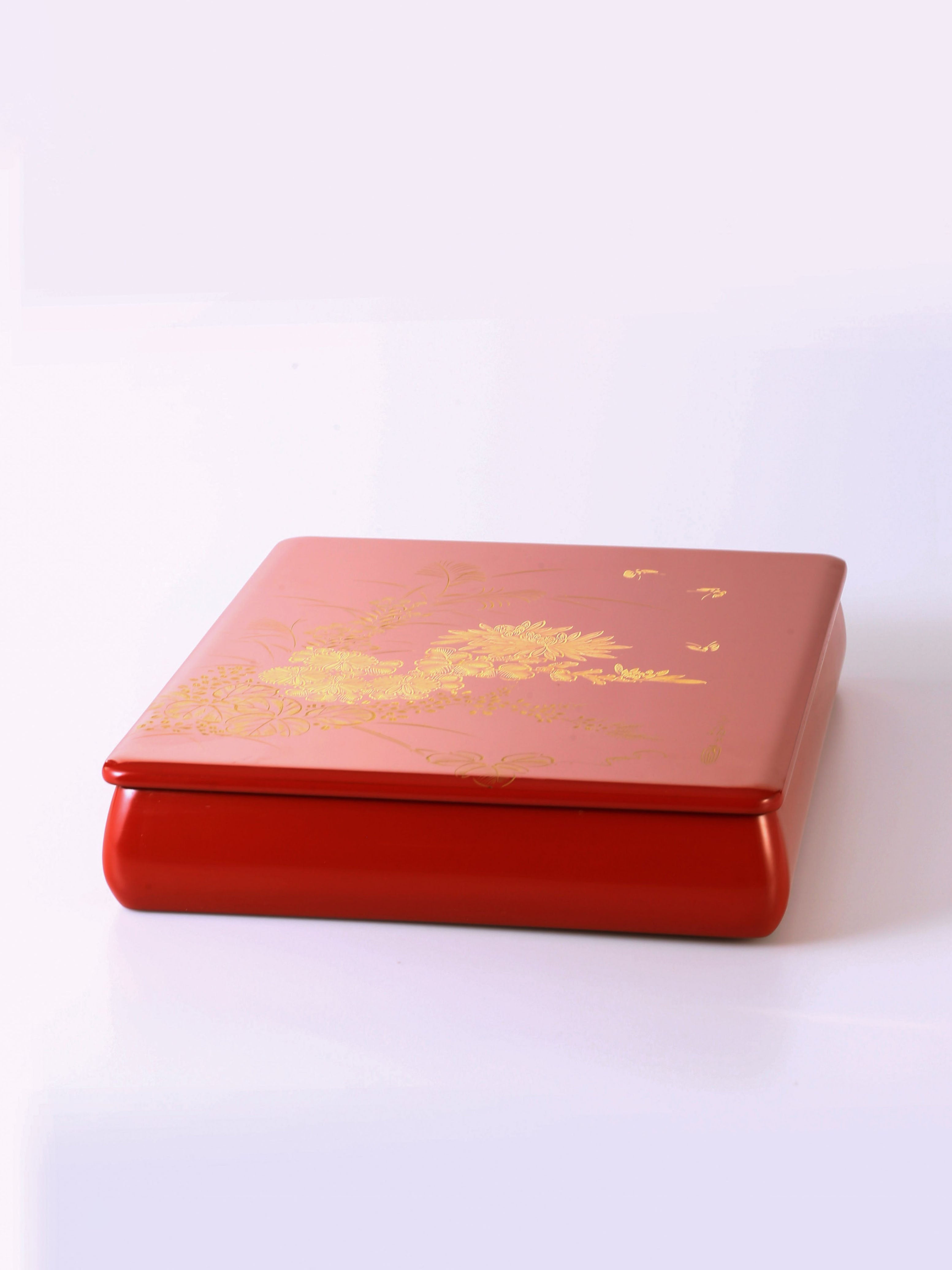 Japanese Wajima lacquerware, golden flower and grass paper box