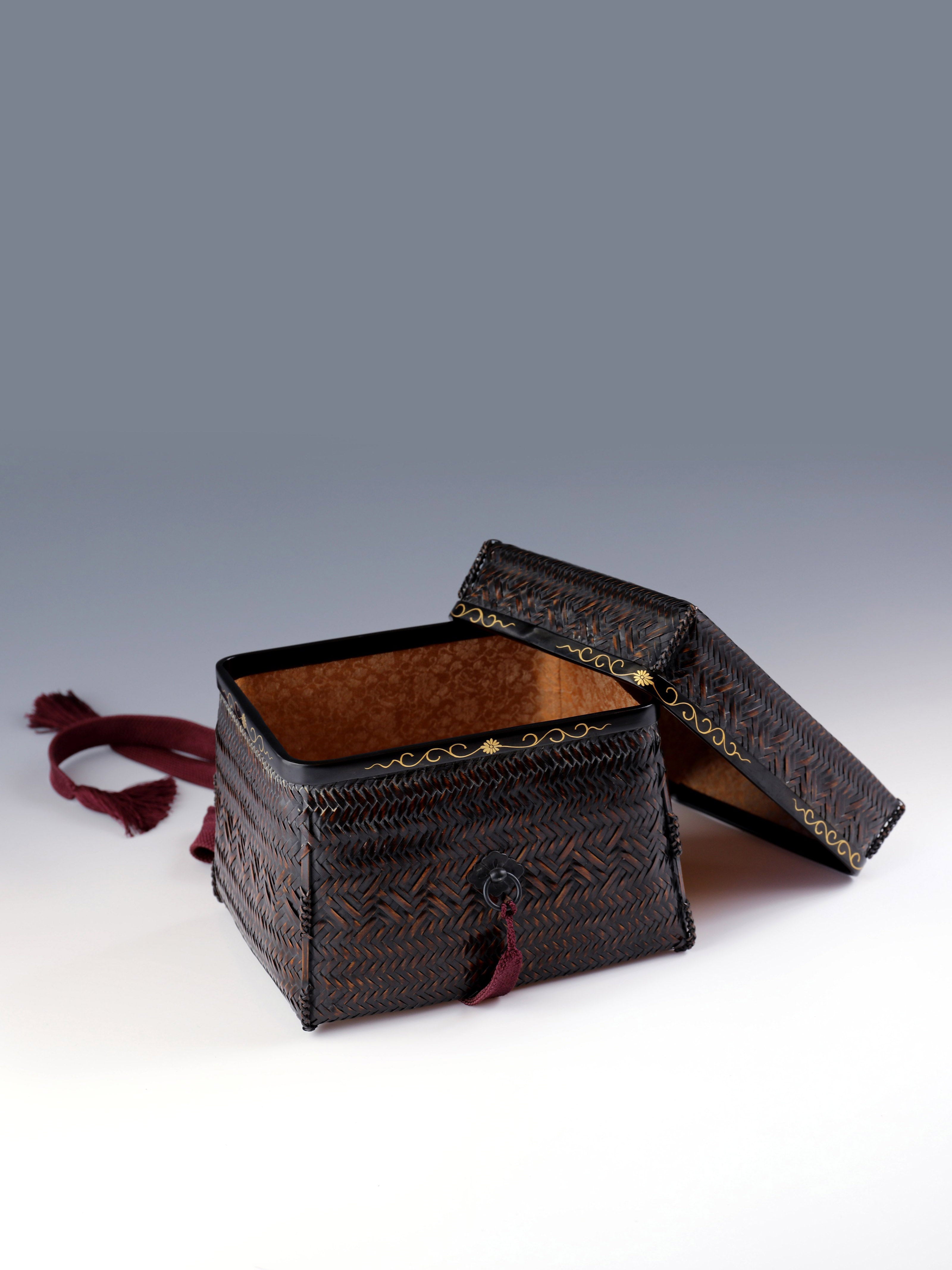 Japanese bamboo tea box from the Showa period